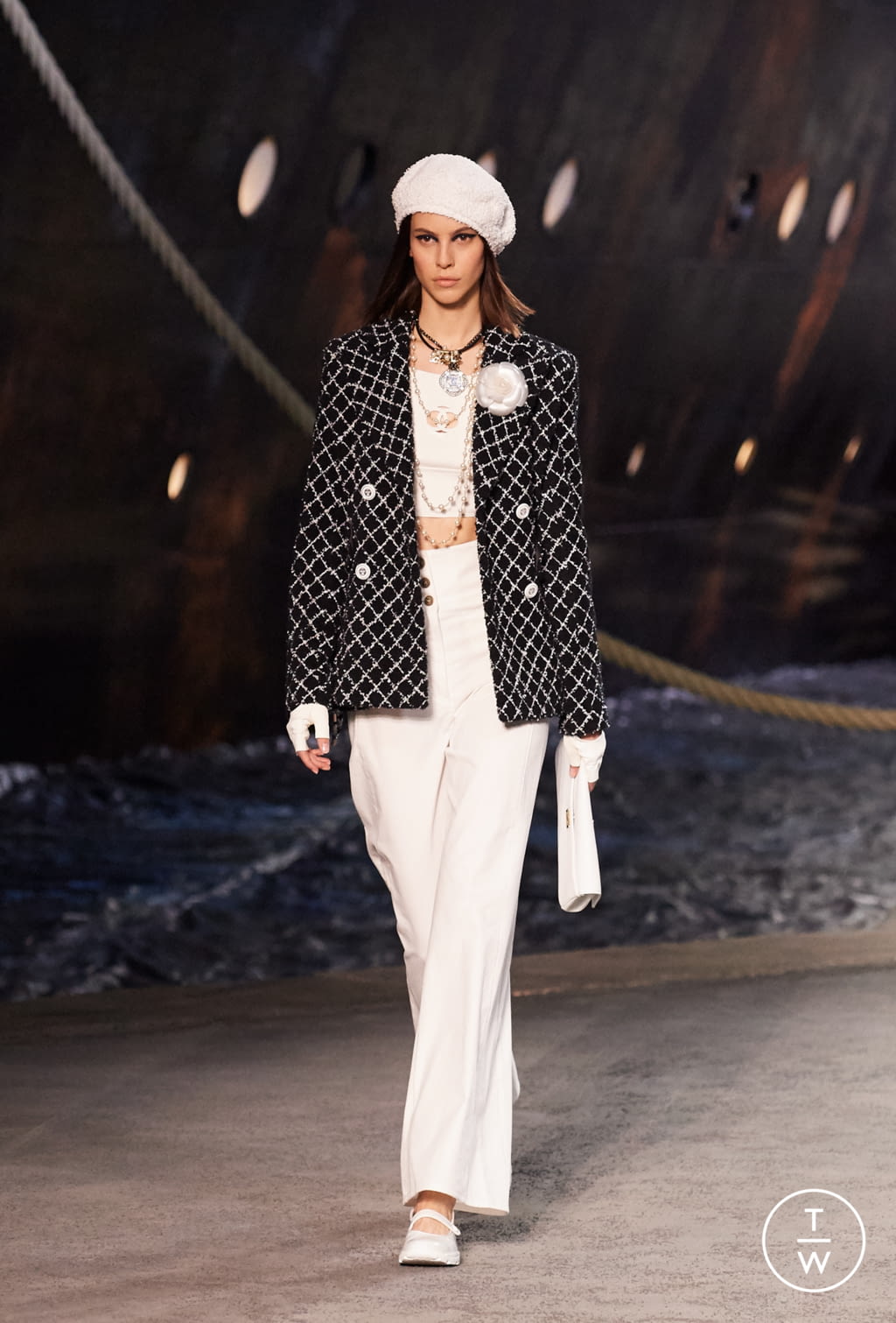 Fashion Week Paris Resort 2019 look 26 from the Chanel collection womenswear