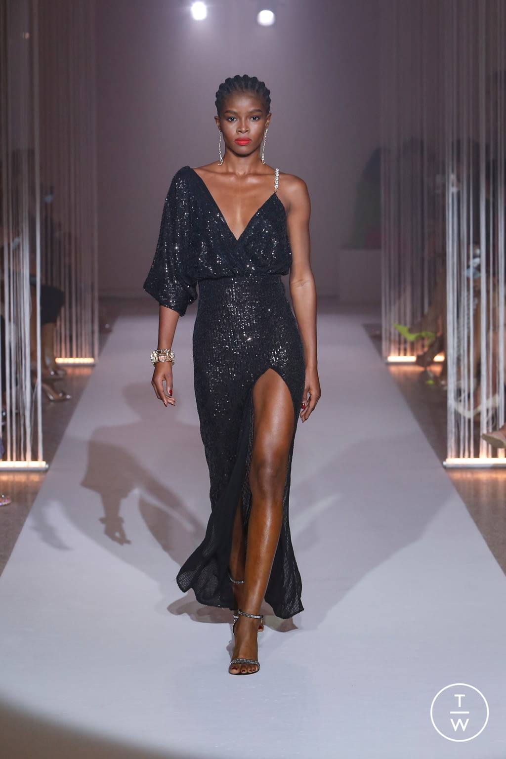 Fashion Week Milan Fall/Winter 2022 look 26 from the Elisabetta Franchi collection 女装