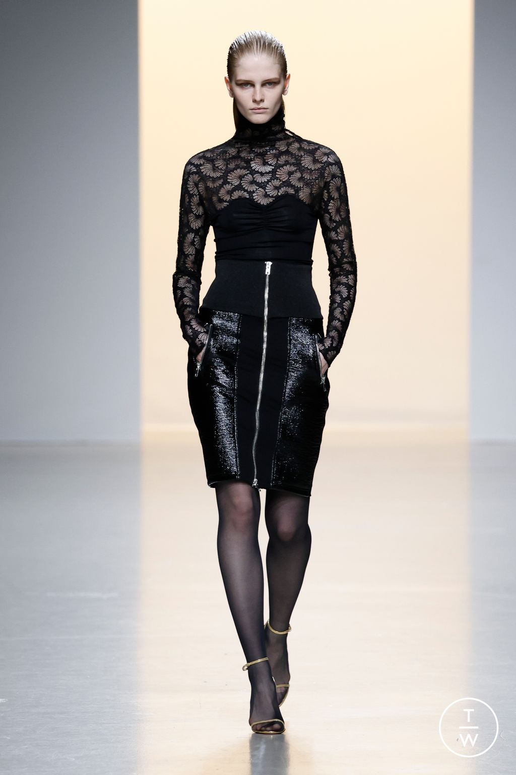 Fashion Week Paris Fall/Winter 2024 look 26 de la collection Atlein womenswear
