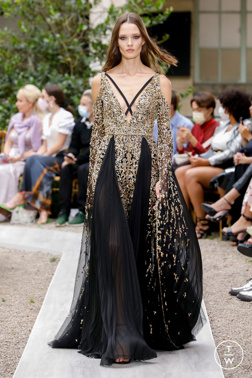 Fashion Week Paris Fall/Winter 2021 look 26 from the Zuhair Murad collection couture