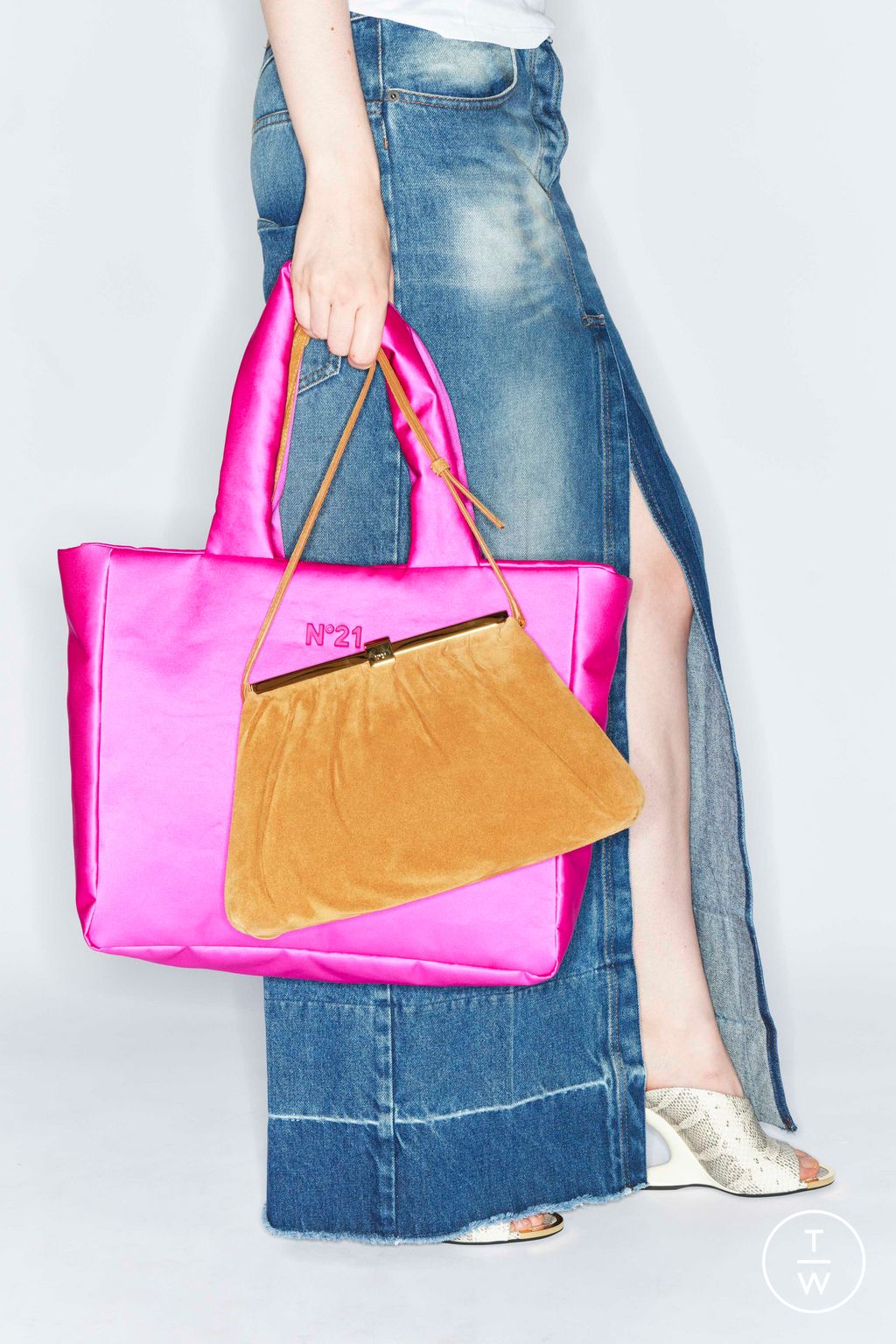 Fashion Week Milan Resort 2024 look 25 de la collection N°21 womenswear