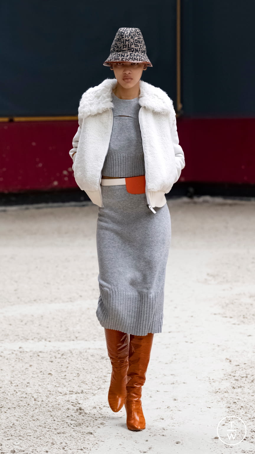 Fashion Week Paris Fall/Winter 2021 look 26 from the Longchamp collection womenswear