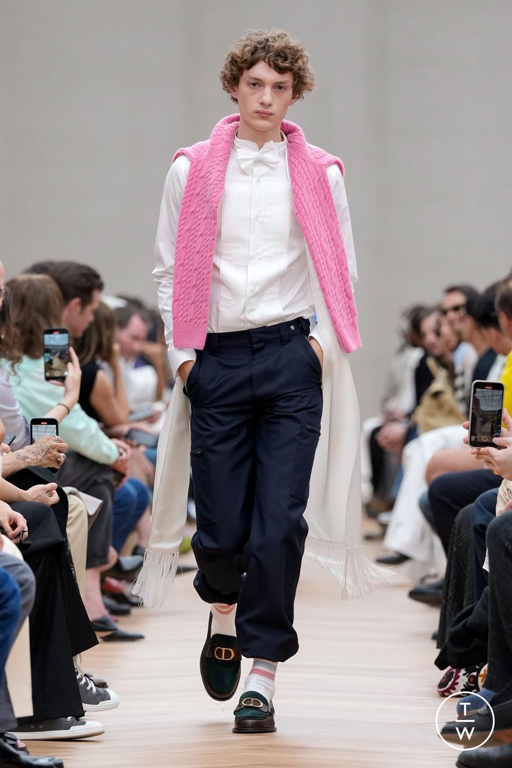 Fashion Week Paris Spring/Summer 2026 look 26 from the Dior Homme collection menswear