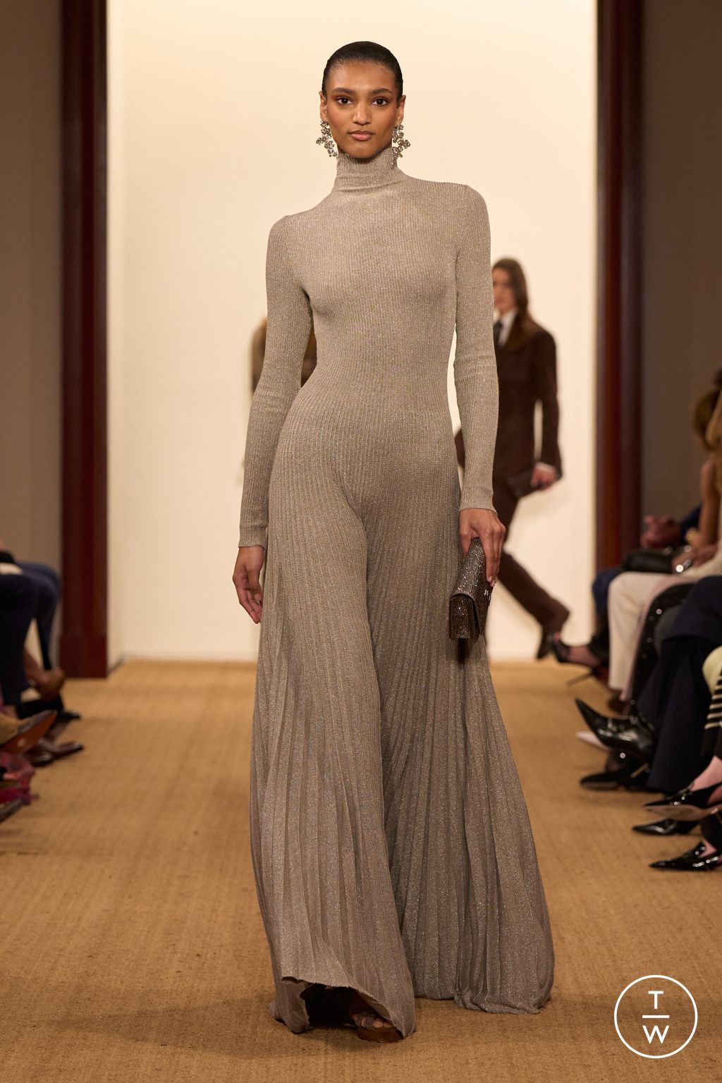 Fashion Week New York Fall/Winter 2024 look 26 from the Ralph Lauren collection 女装