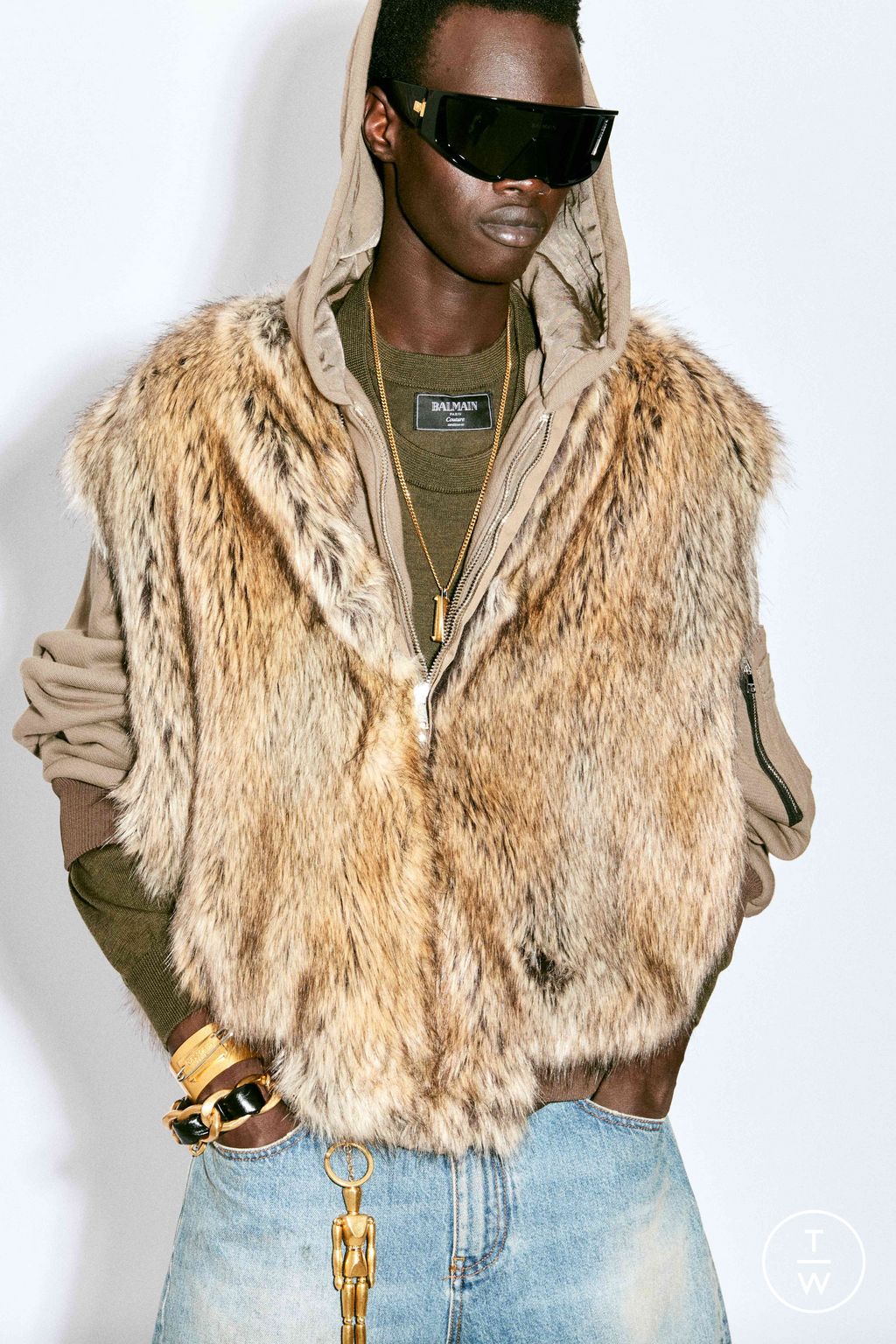 Fashion Week Paris Resort 2025 look 26 from the Balmain collection menswear