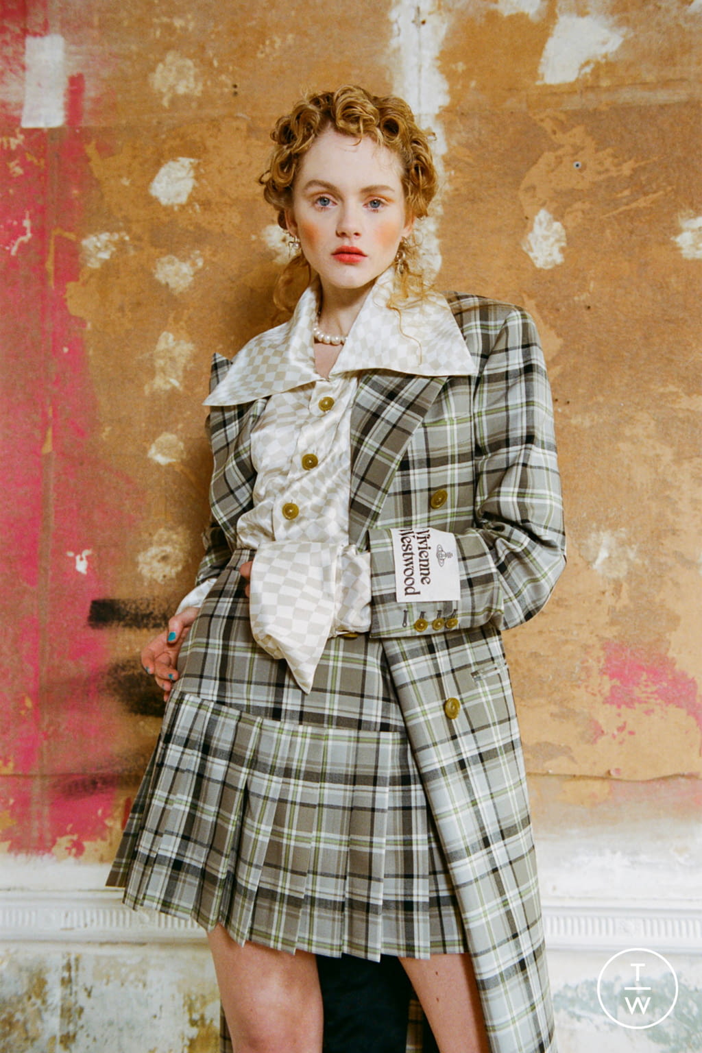 Fashion Week London Fall/Winter 2021 look 26 from the Vivienne Westwood collection 女装