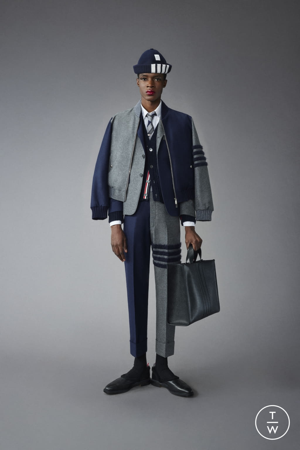 Fashion Week Paris Pre-Fall 2022 look 29 from the Thom Browne collection menswear