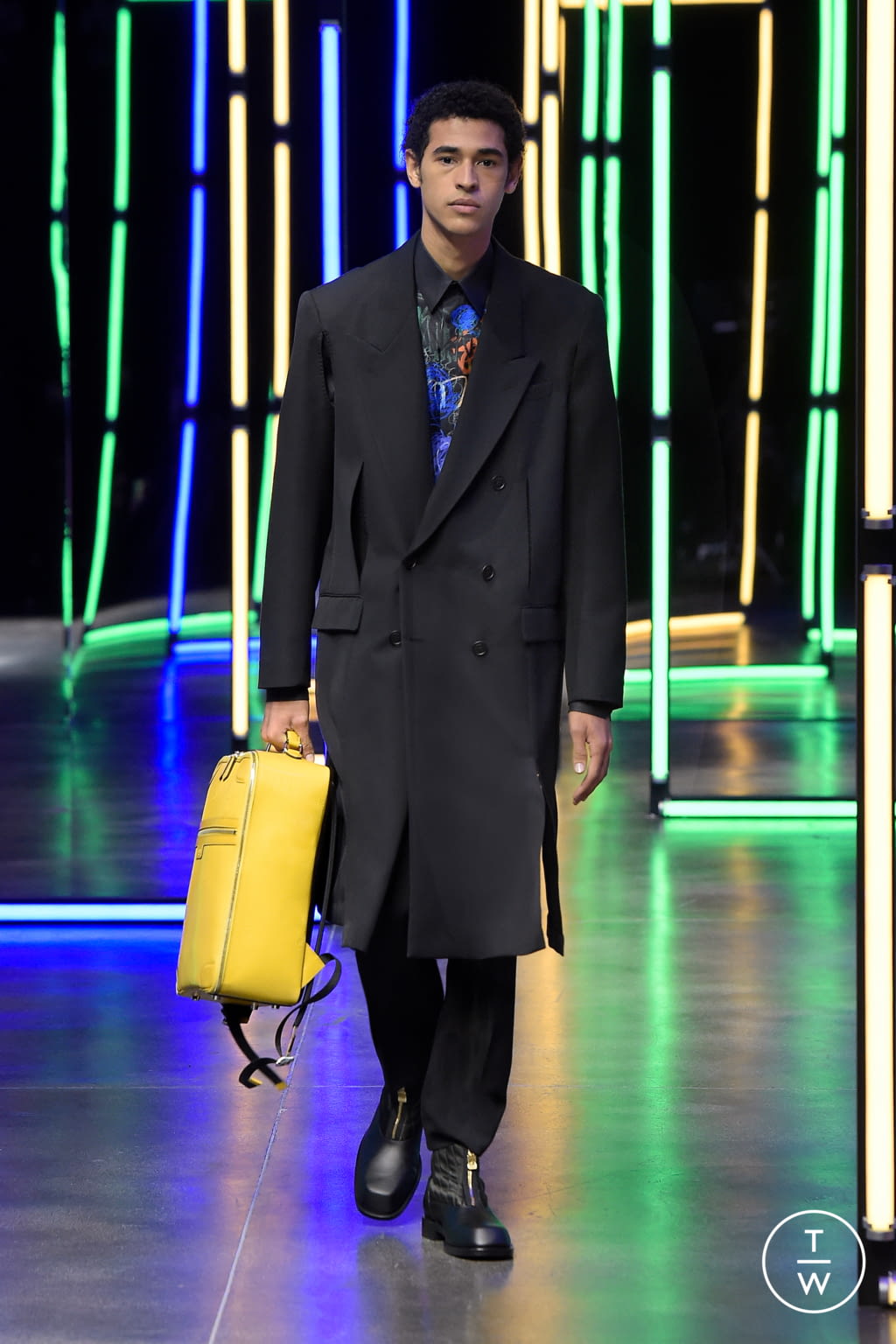 Fashion Week Milan Fall/Winter 2021 look 26 from the Fendi collection 男装