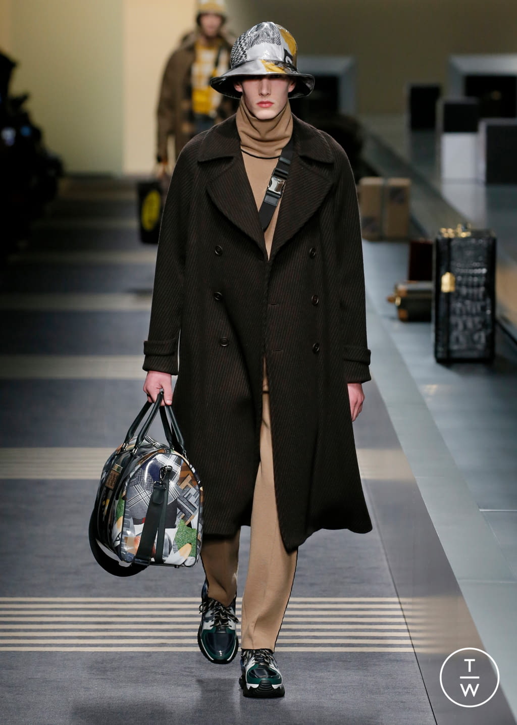 Fashion Week Milan Fall/Winter 2018 look 26 from the Fendi collection menswear