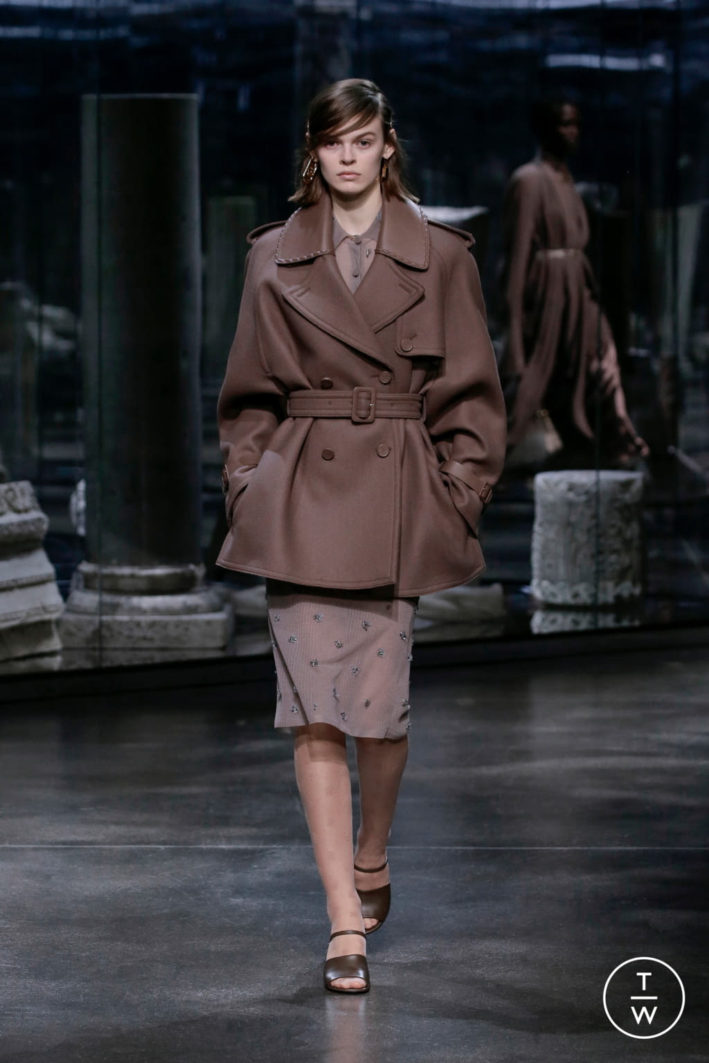 Fashion Week Milan Fall/Winter 2021 look 26 from the Fendi collection 女装