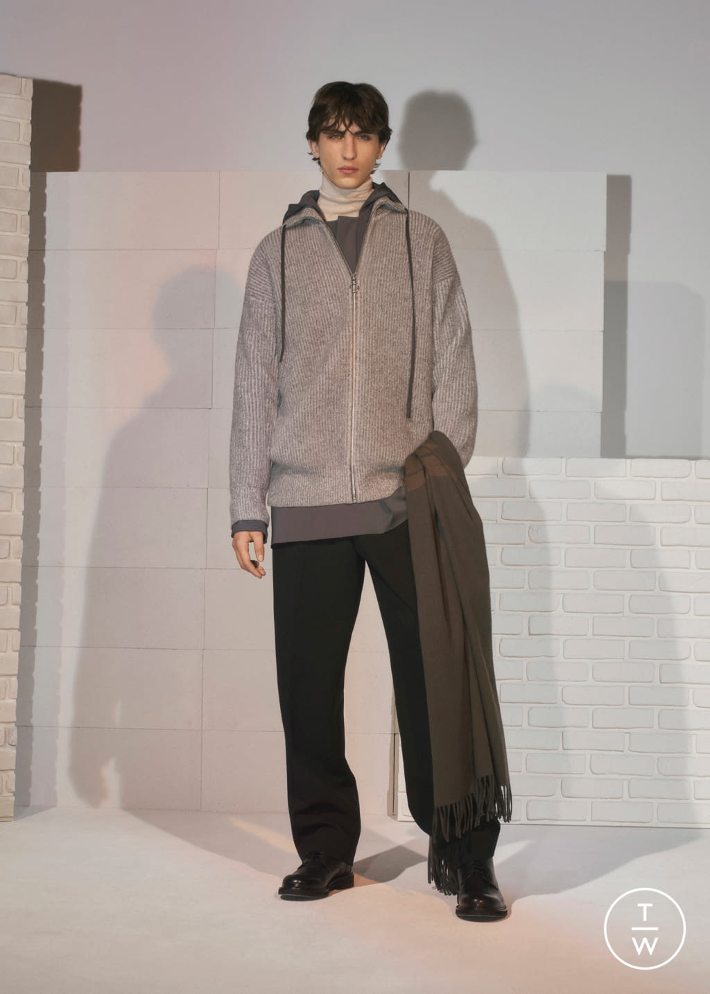 Fashion Week Paris Fall/Winter 2019 look 26 from the Maison Kitsuné collection menswear