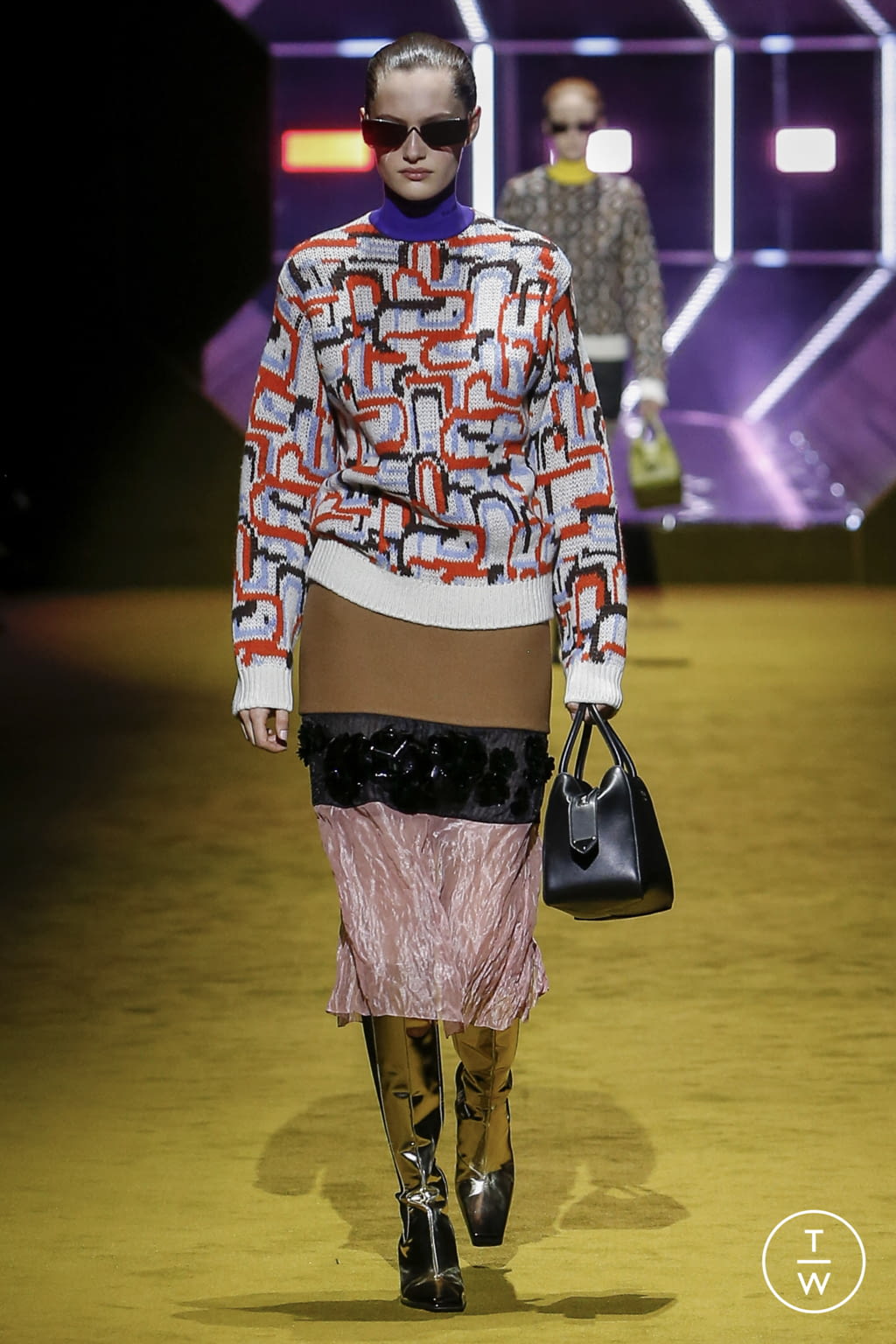 Fashion Week Milan Fall/Winter 2022 look 26 from the Prada collection womenswear
