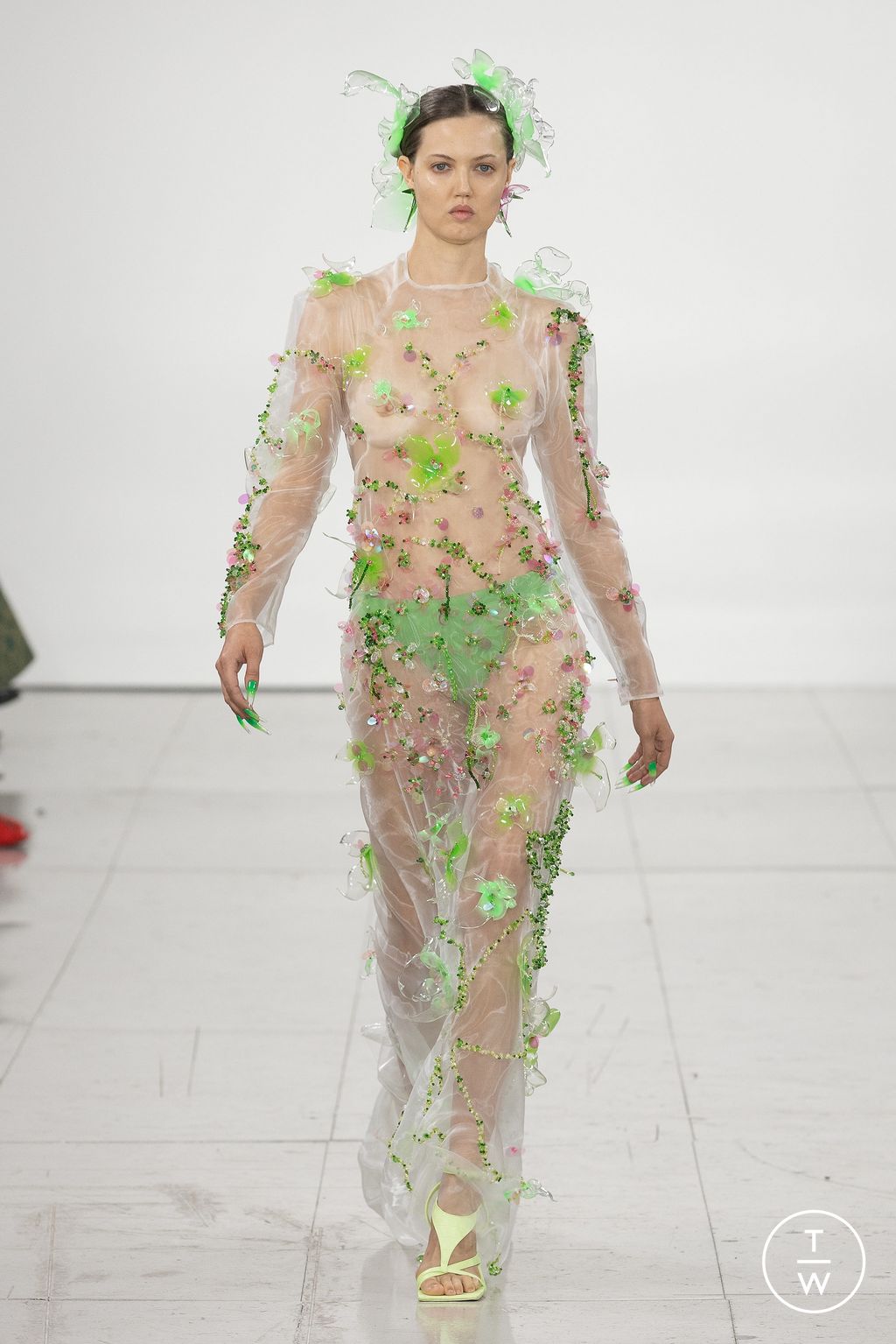 Fashion Week London Spring/Summer 2023 look 28 from the Chet Lo collection womenswear