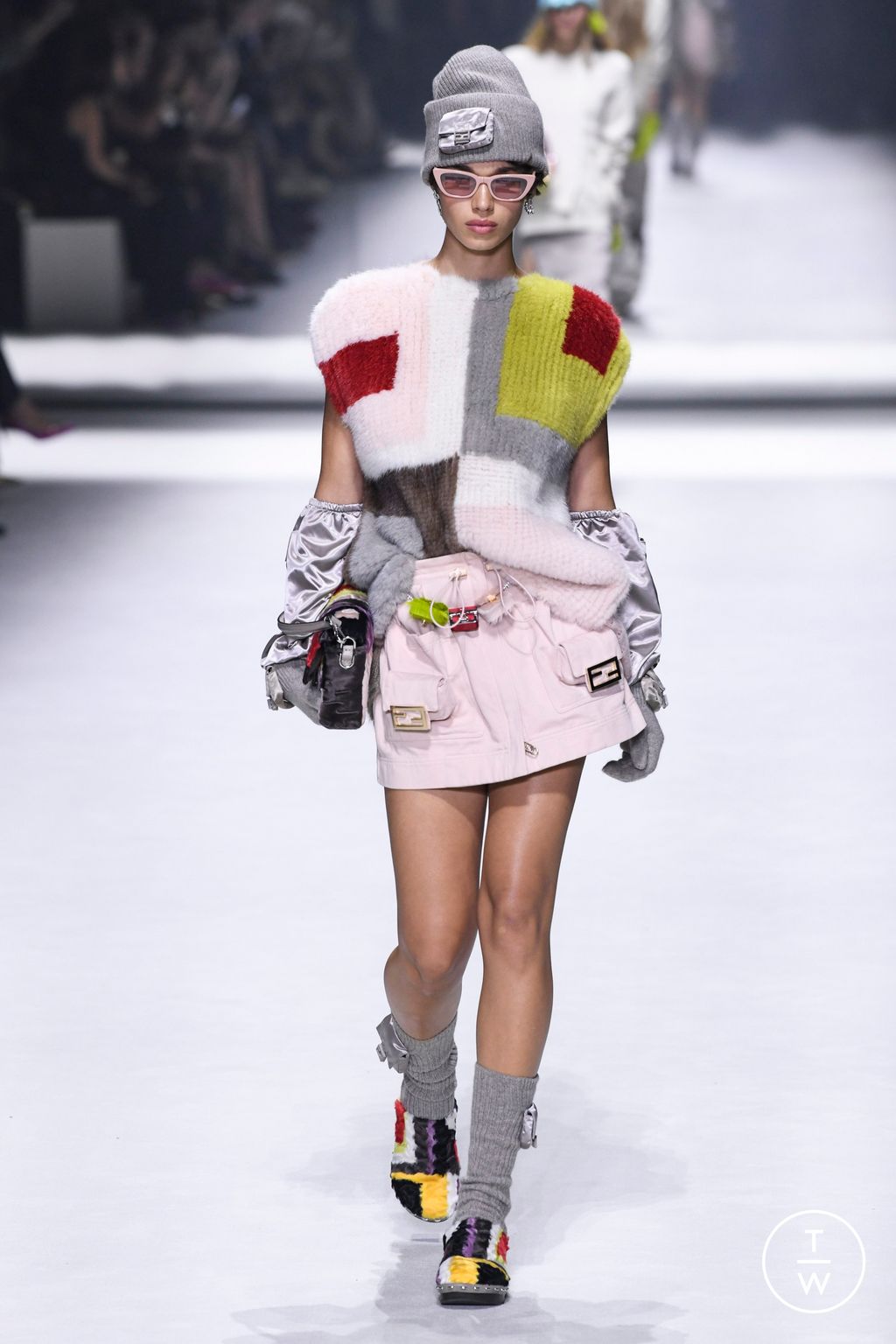 Fashion Week New York Resort 2023 look 14 from the Fendi collection 女装