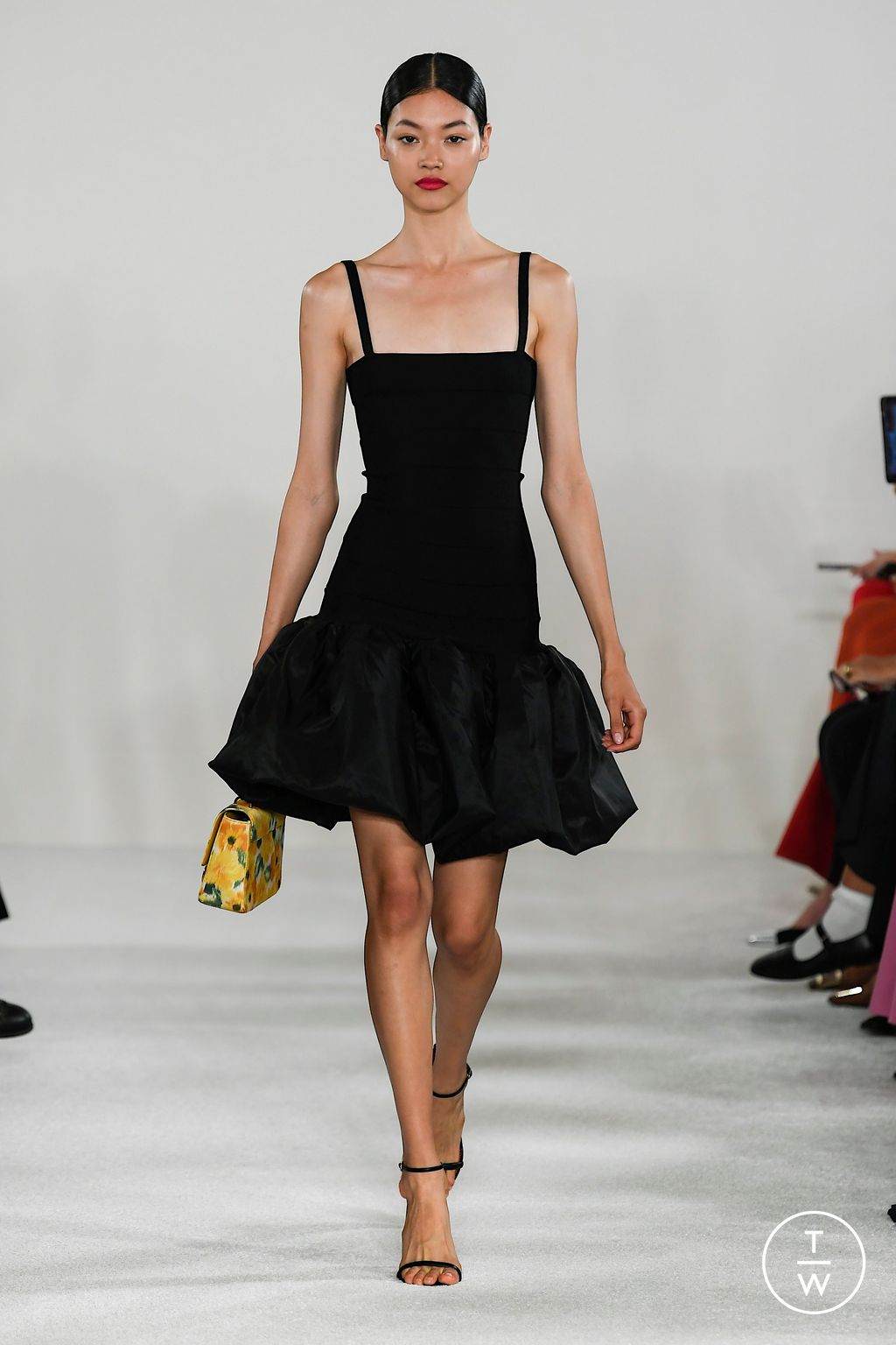 Fashion Week New York Spring/Summer 2023 look 2 from the Carolina Herrera collection womenswear