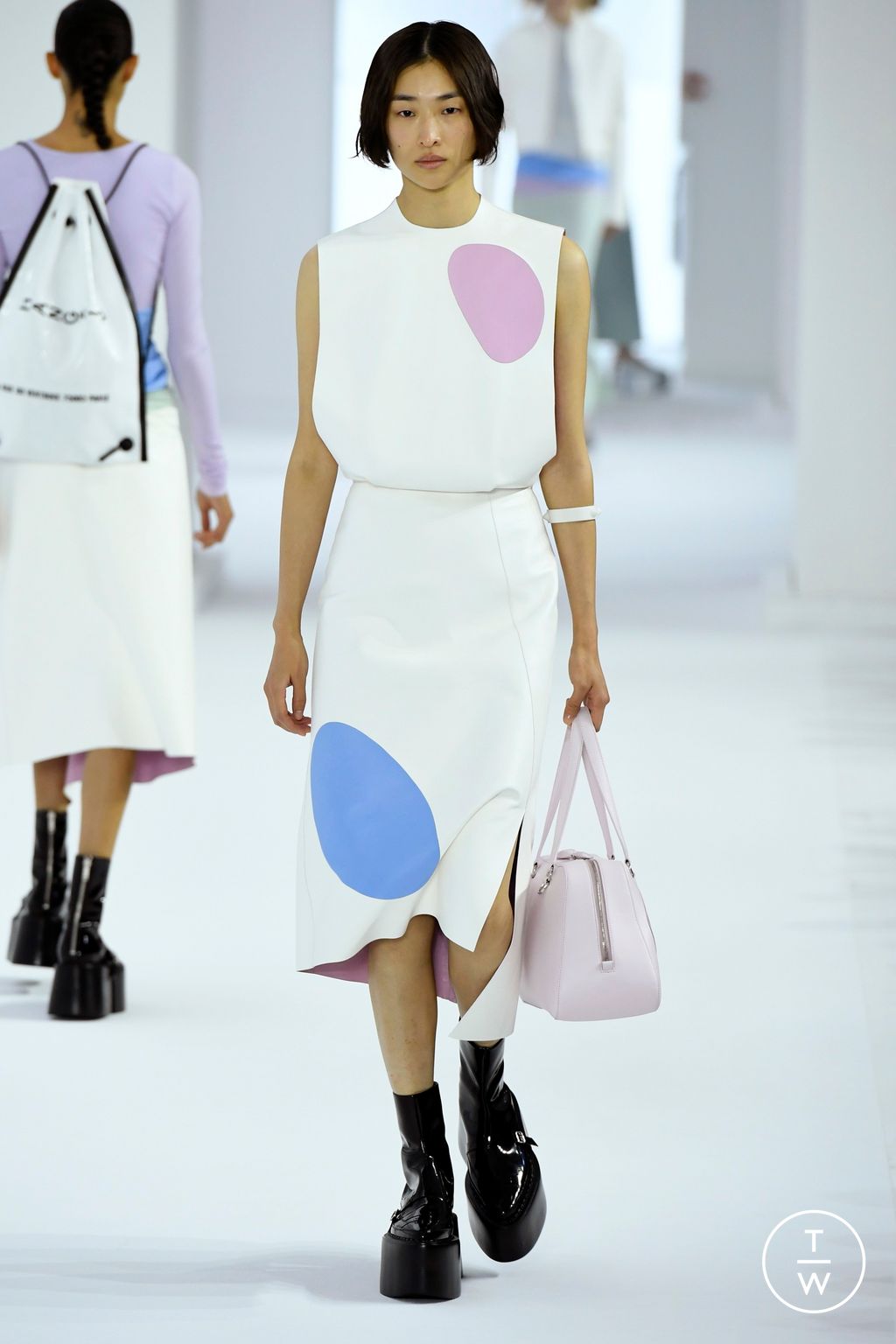 Fashion Week Paris Spring/Summer 2023 look 6 de la collection Shang Xia womenswear