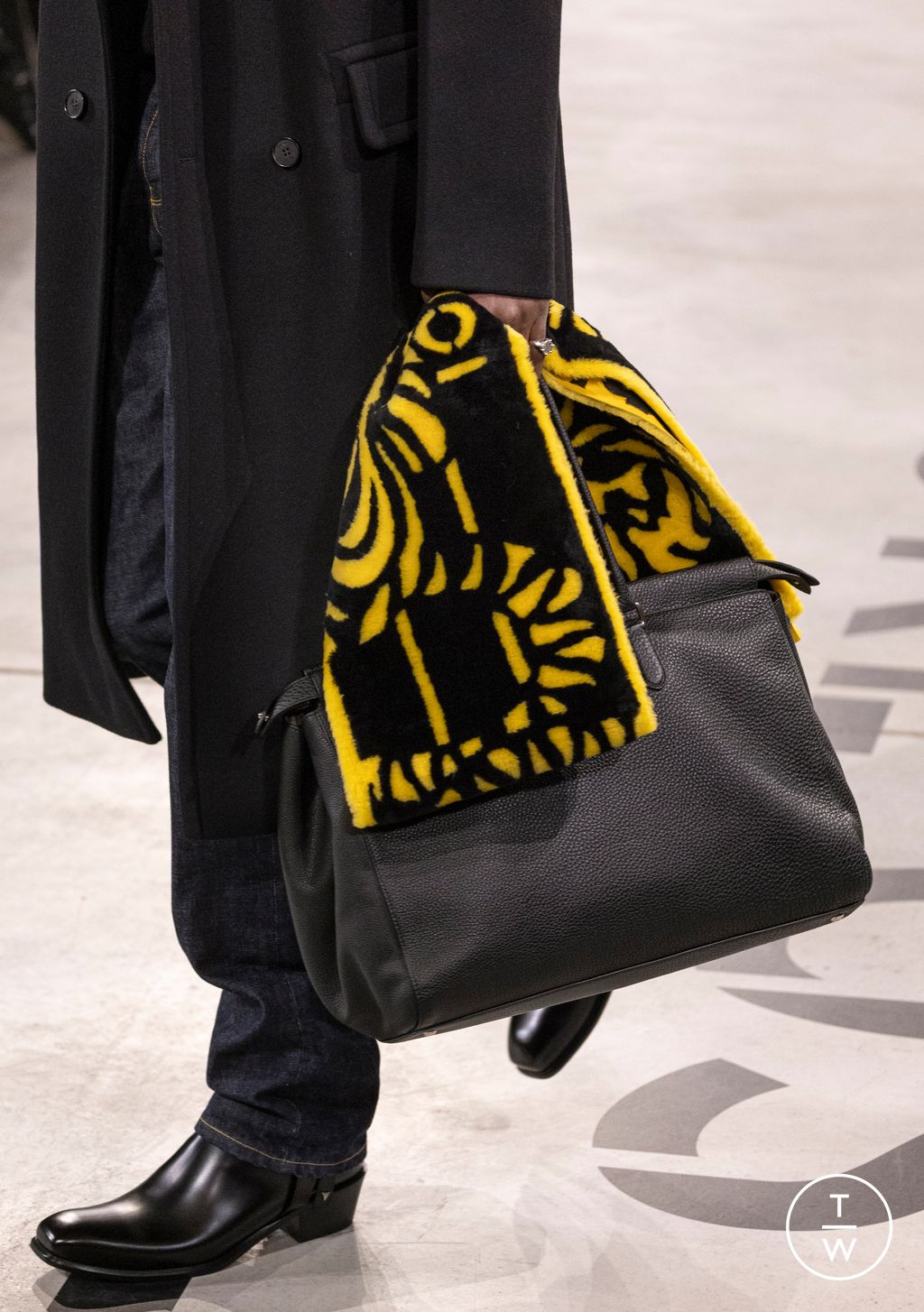 Fashion Week Milan Fall/Winter 2026 look 35 from the Fendi collection womenswear accessories