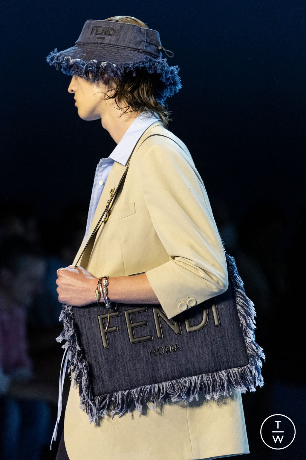 Fashion Week Milan Spring/Summer 2023 look 22 from the Fendi collection 男装配饰