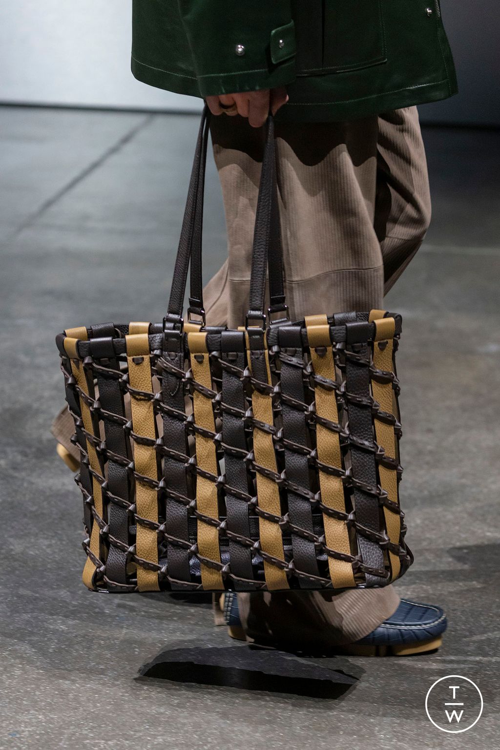 Fashion Week Paris Fall/Winter 2024 look 53 from the Fendi collection menswear accessories