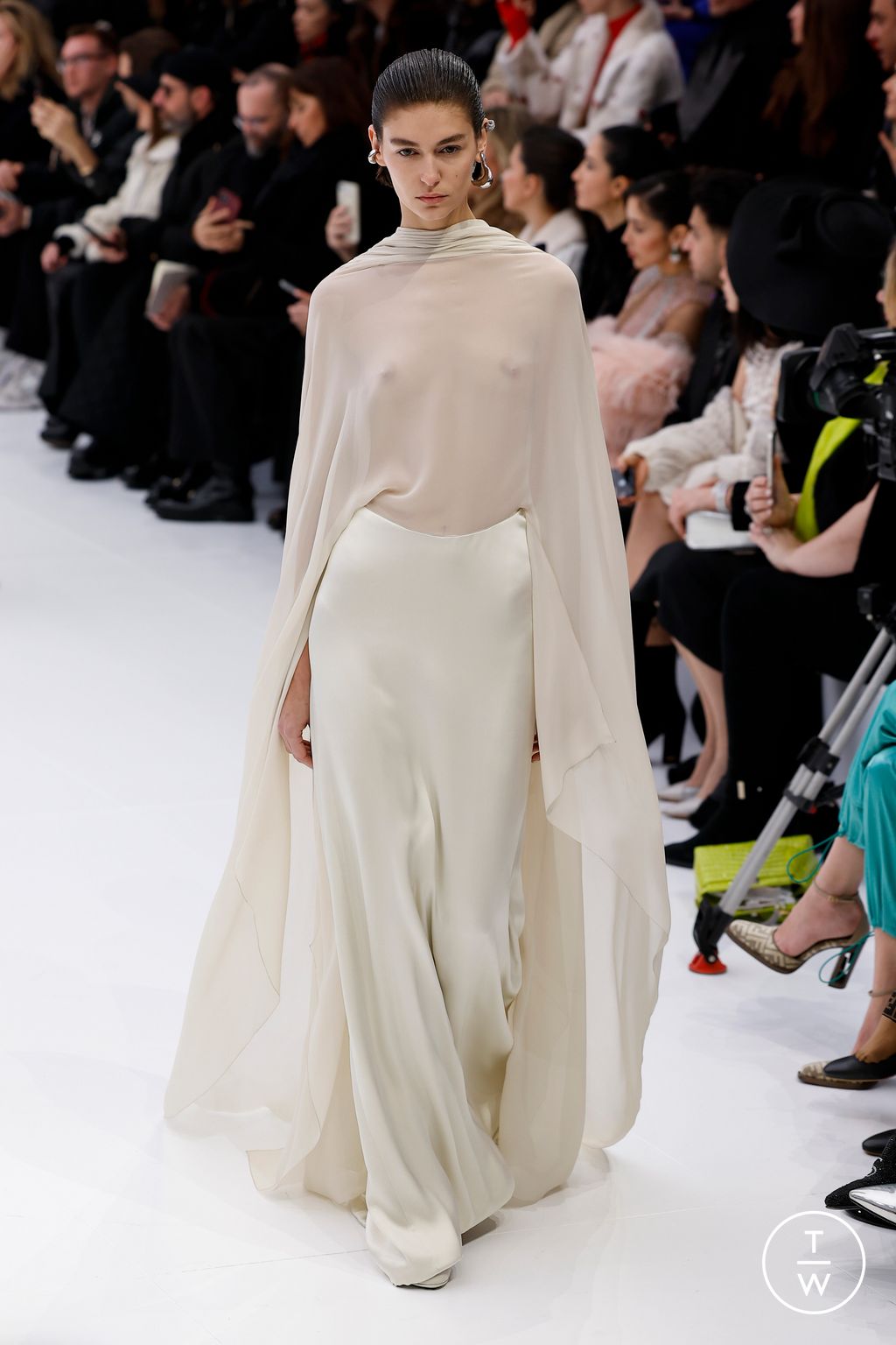 Fashion Week Paris Spring/Summer 2023 look 14 from the Fendi collection couture
