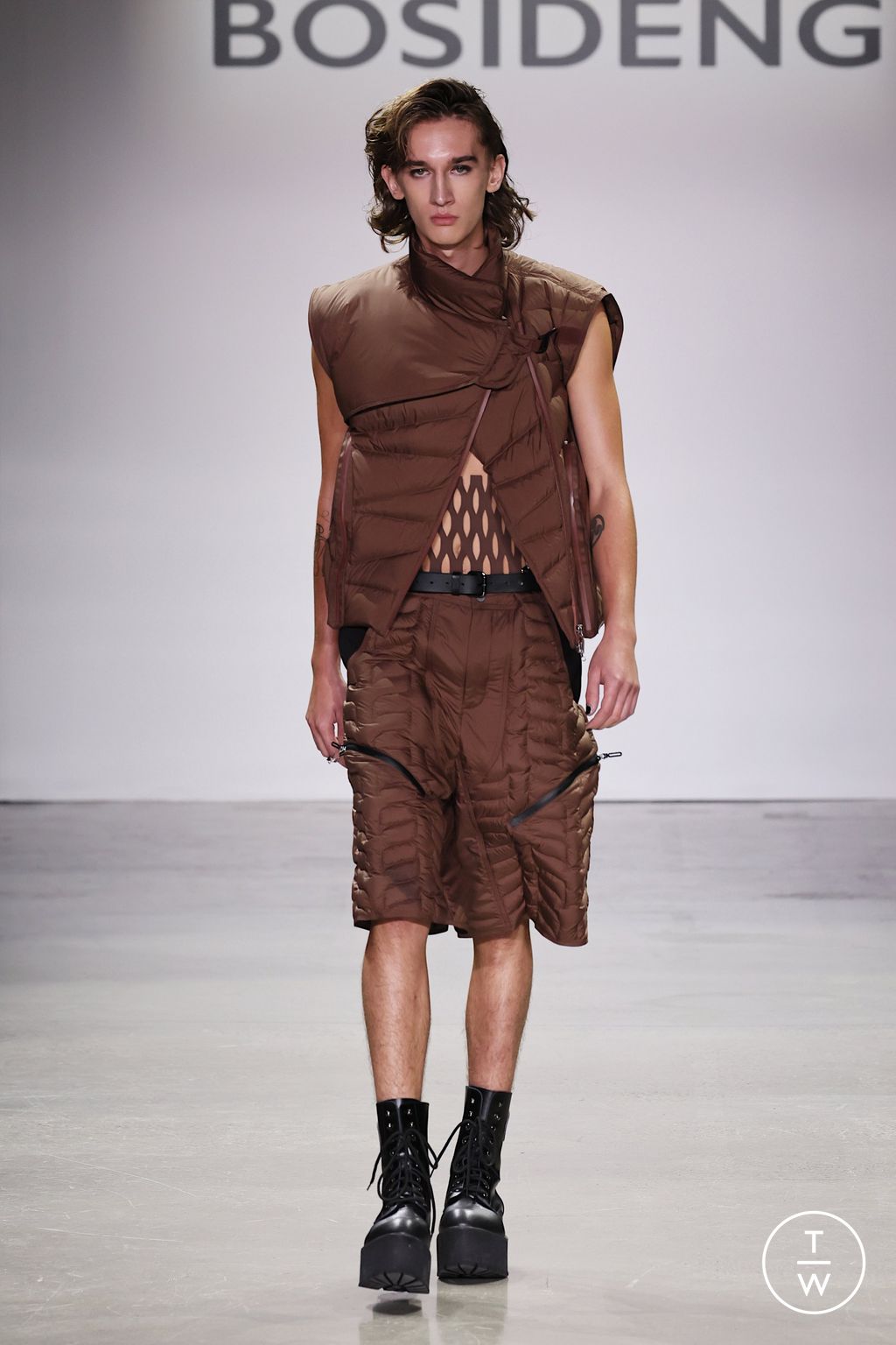 Fashion Week New York Spring/Summer 2023 look 36 from the Bosideng collection womenswear