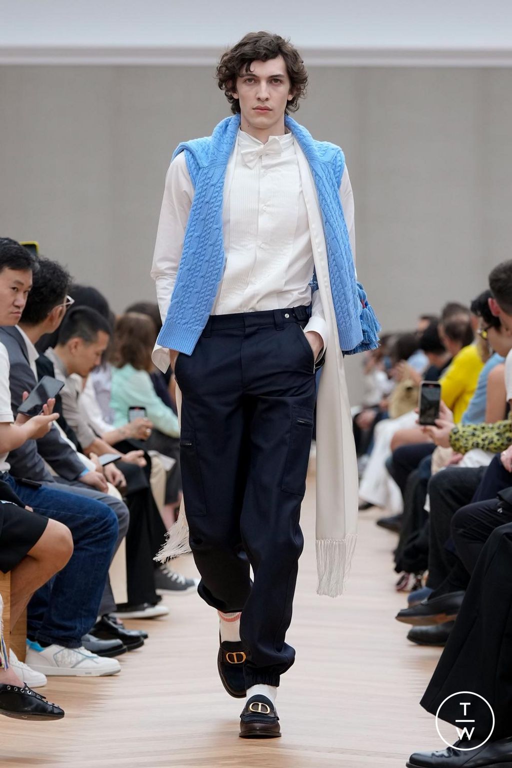 Fashion Week Paris Spring/Summer 2026 look 27 from the Dior Homme collection menswear