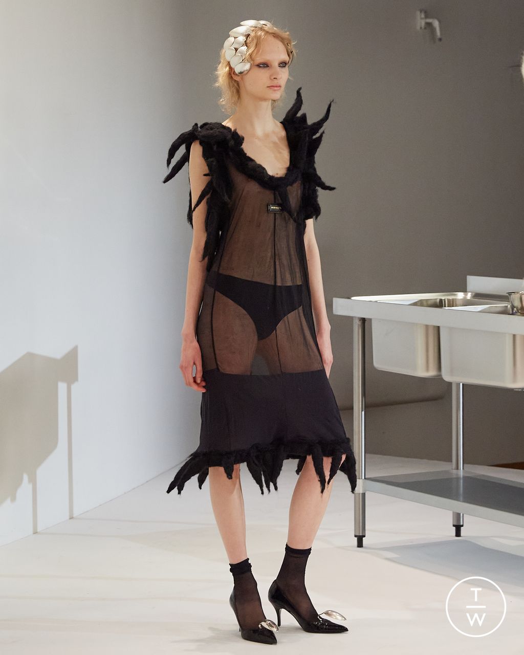 Fashion Week Paris Fall/Winter 2023 look 27 from the Hodakova collection womenswear