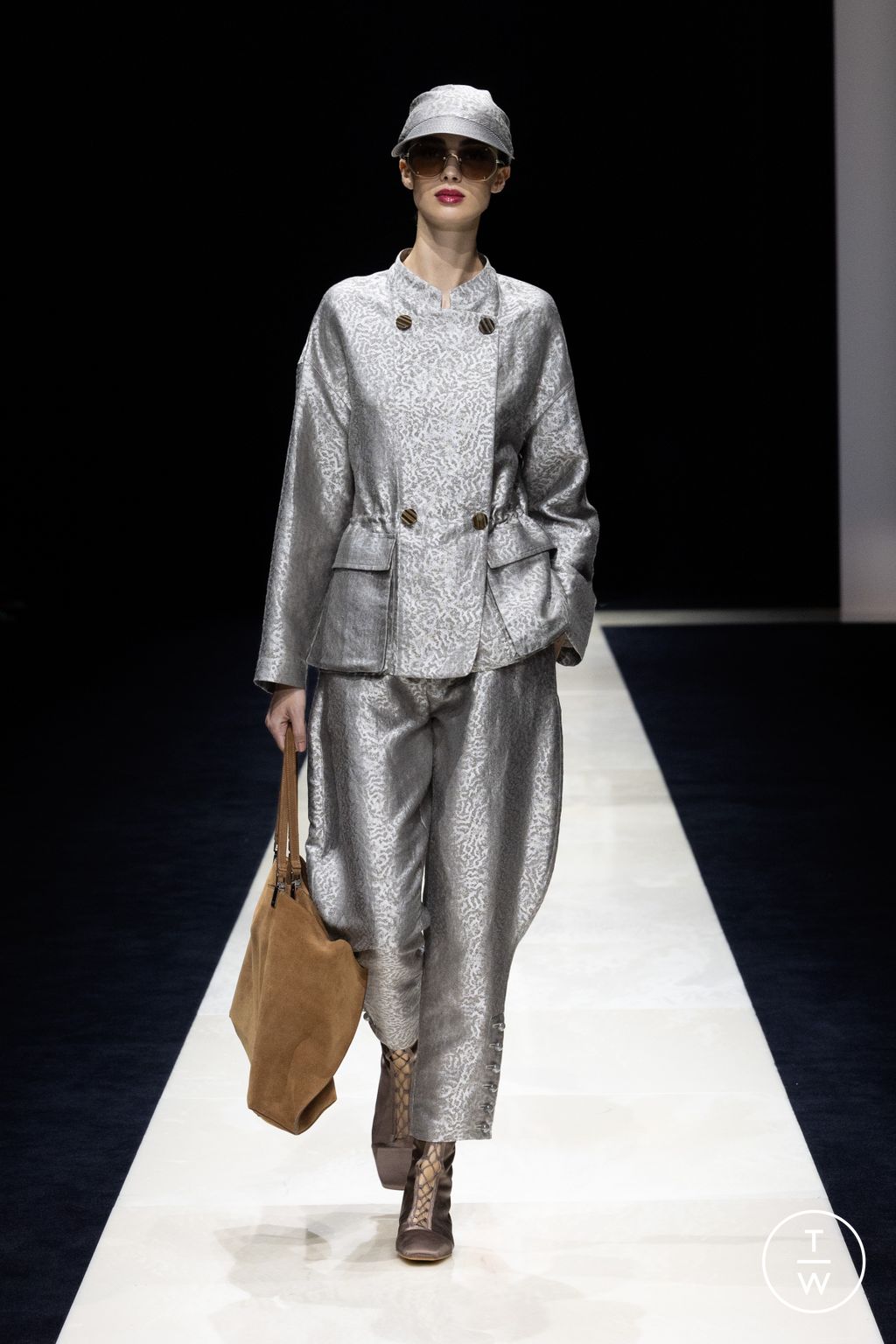 Fashion Week Milan Spring/Summer 2025 look 27 from the Emporio Armani collection womenswear
