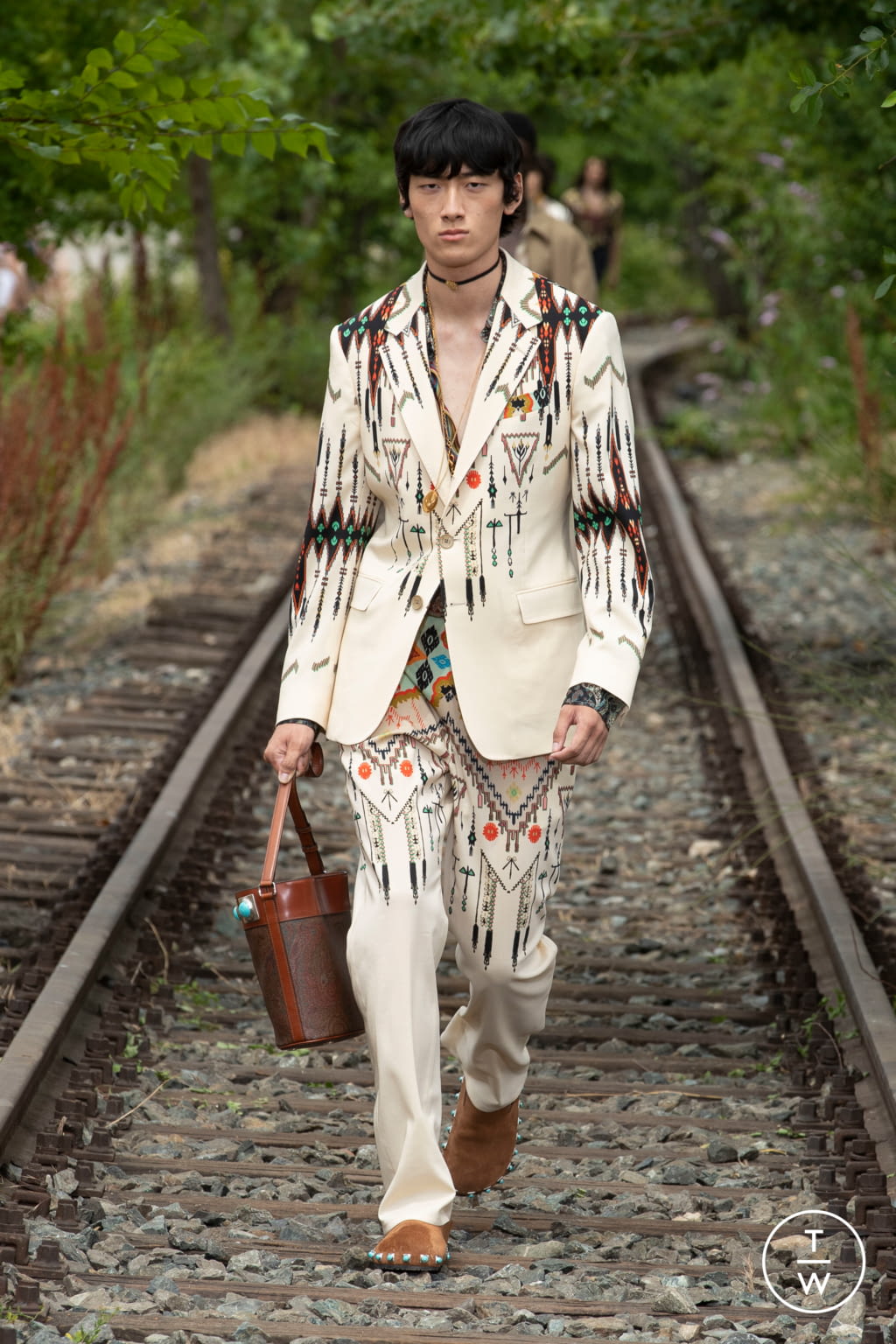 Fashion Week Milan Spring/Summer 2022 look 27 from the Etro collection menswear