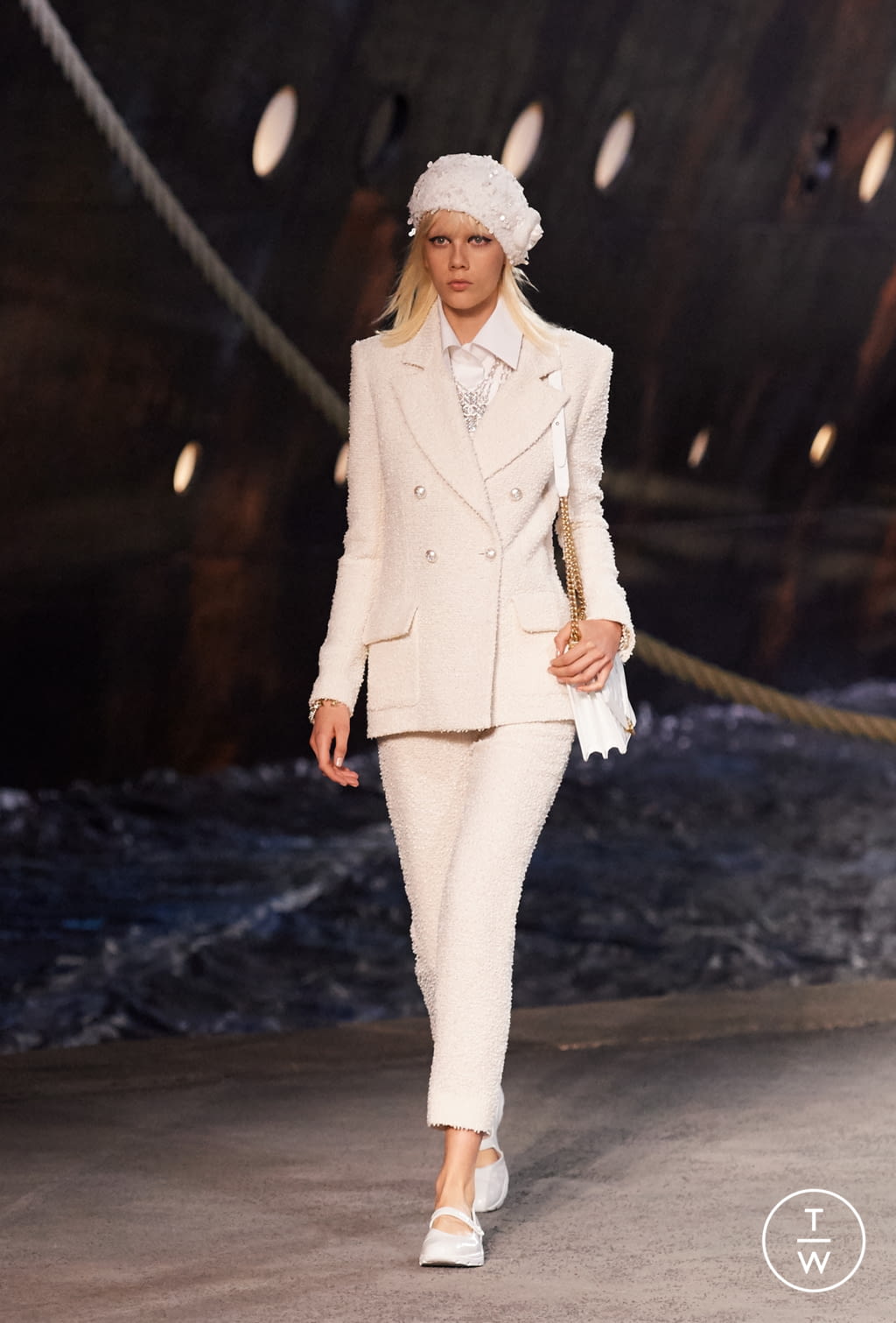 Fashion Week Paris Resort 2019 look 27 from the Chanel collection 女装