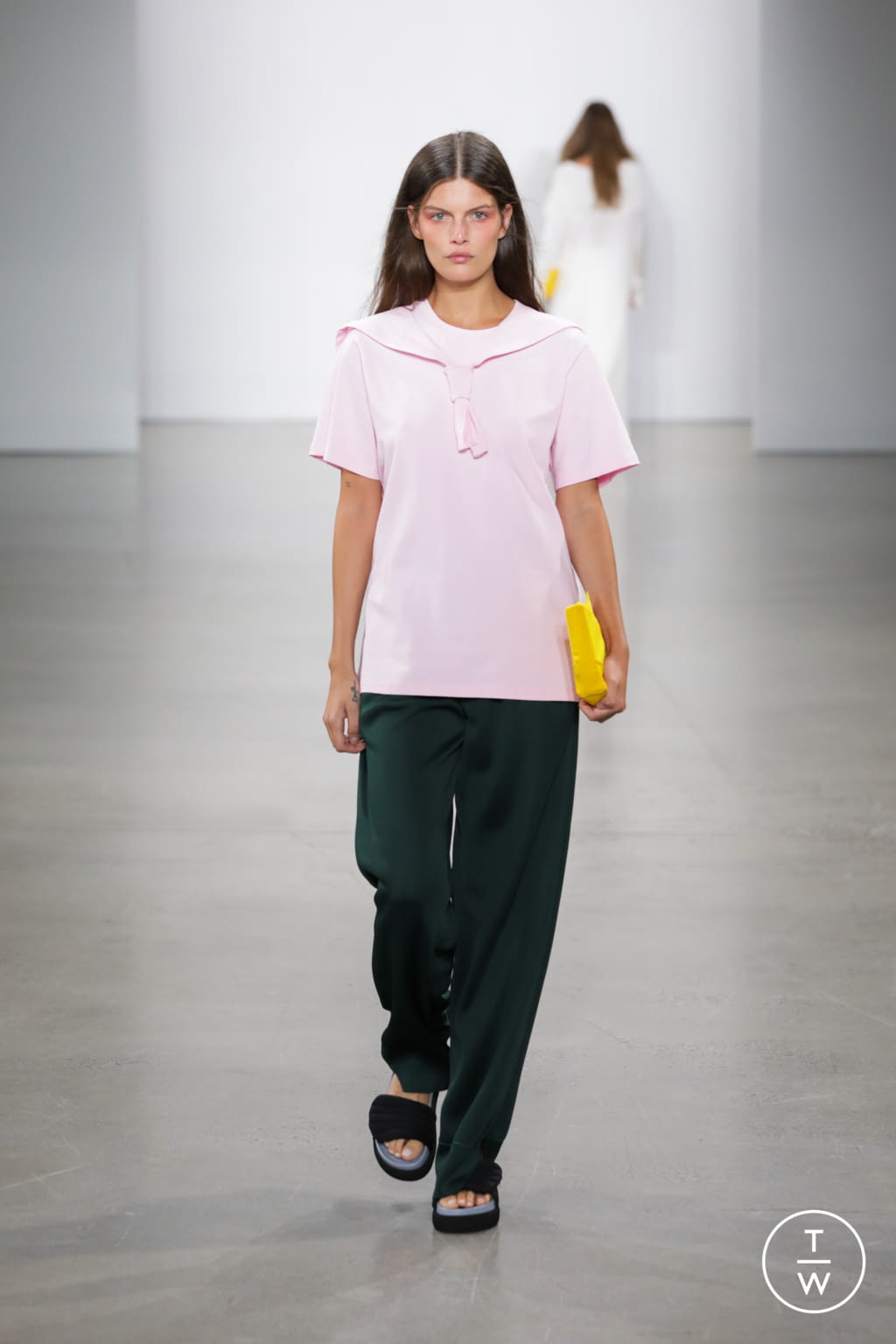 Fashion Week New York Spring/Summer 2022 look 27 from the Bevza collection 女装