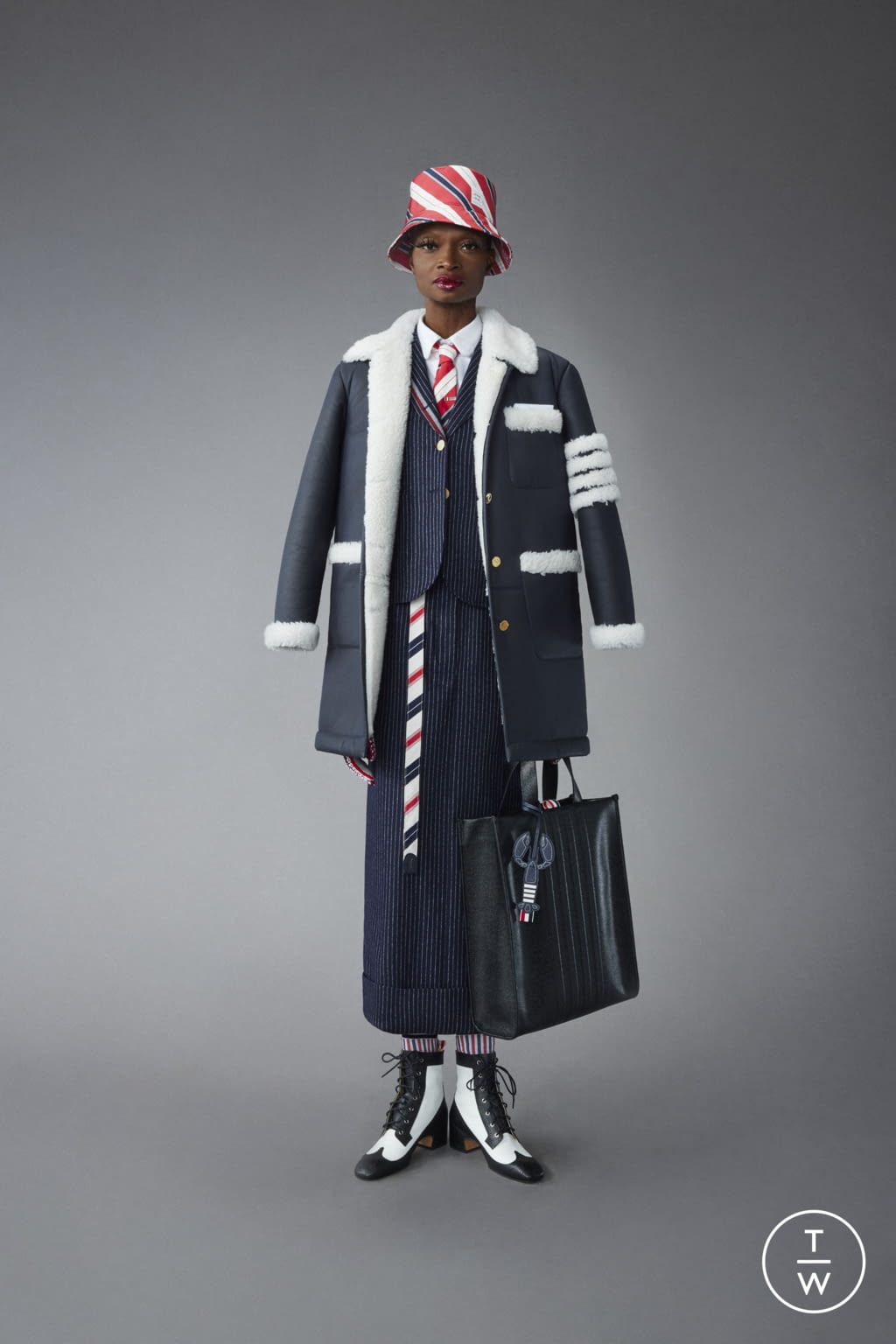 Fashion Week New York Pre-Fall 2022 look 27 from the Thom Browne collection 女装