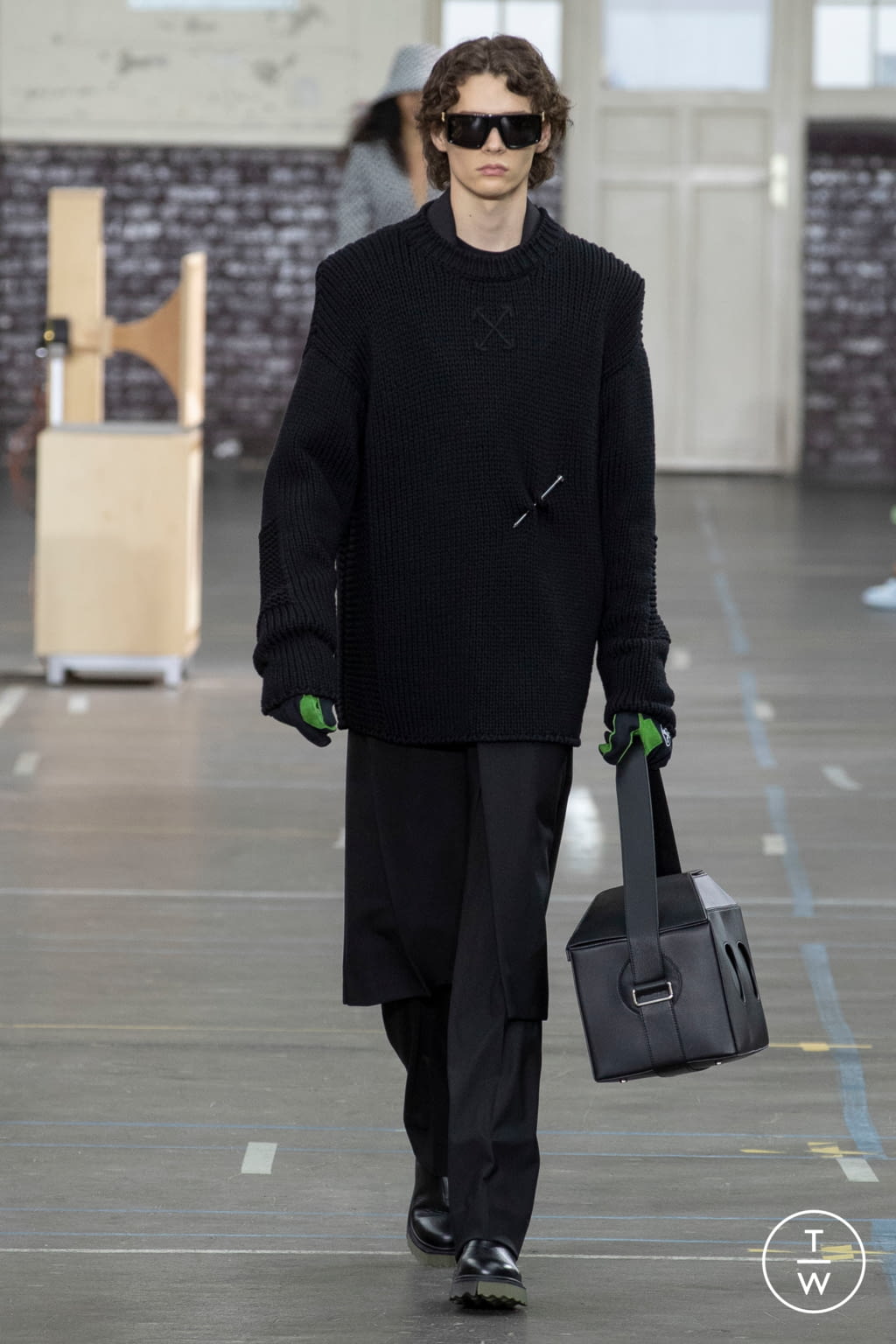 Fashion Week Paris Fall/Winter 2021 look 28 from the Off-White collection womenswear