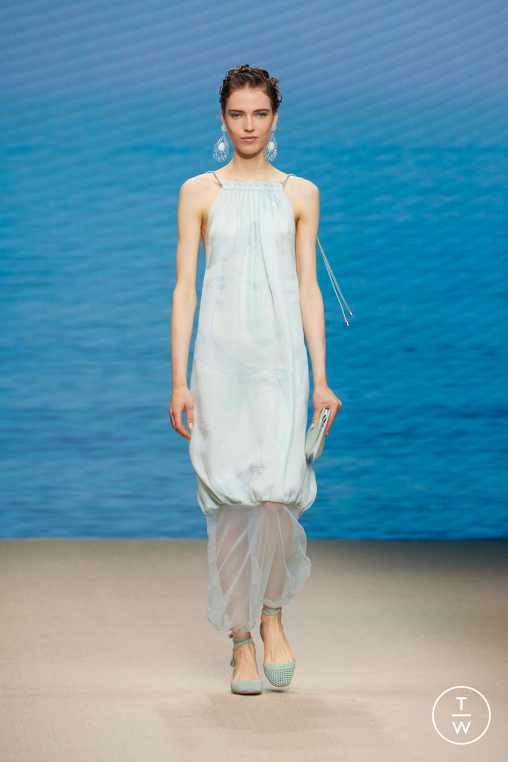 Fashion Week Milan Spring/Summer 2022 look 27 from the Giorgio Armani collection 女装