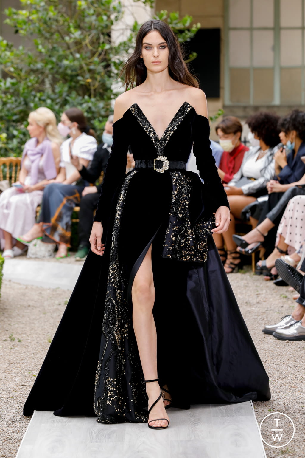 Fashion Week Paris Fall/Winter 2021 look 27 from the Zuhair Murad collection couture