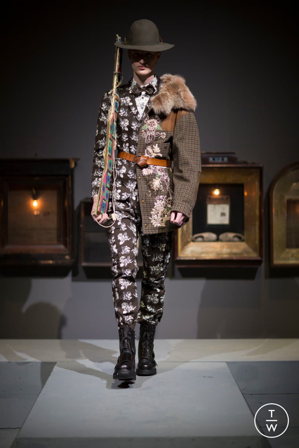 Fashion Week Milan Fall/Winter 2017 look 27 from the Antonio Marras collection menswear