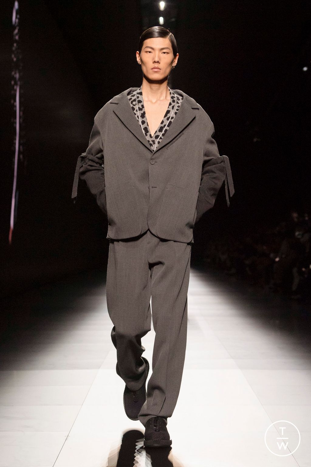 Fashion Week Paris Fall/Winter 2023 look 37 de la collection Dior Men menswear