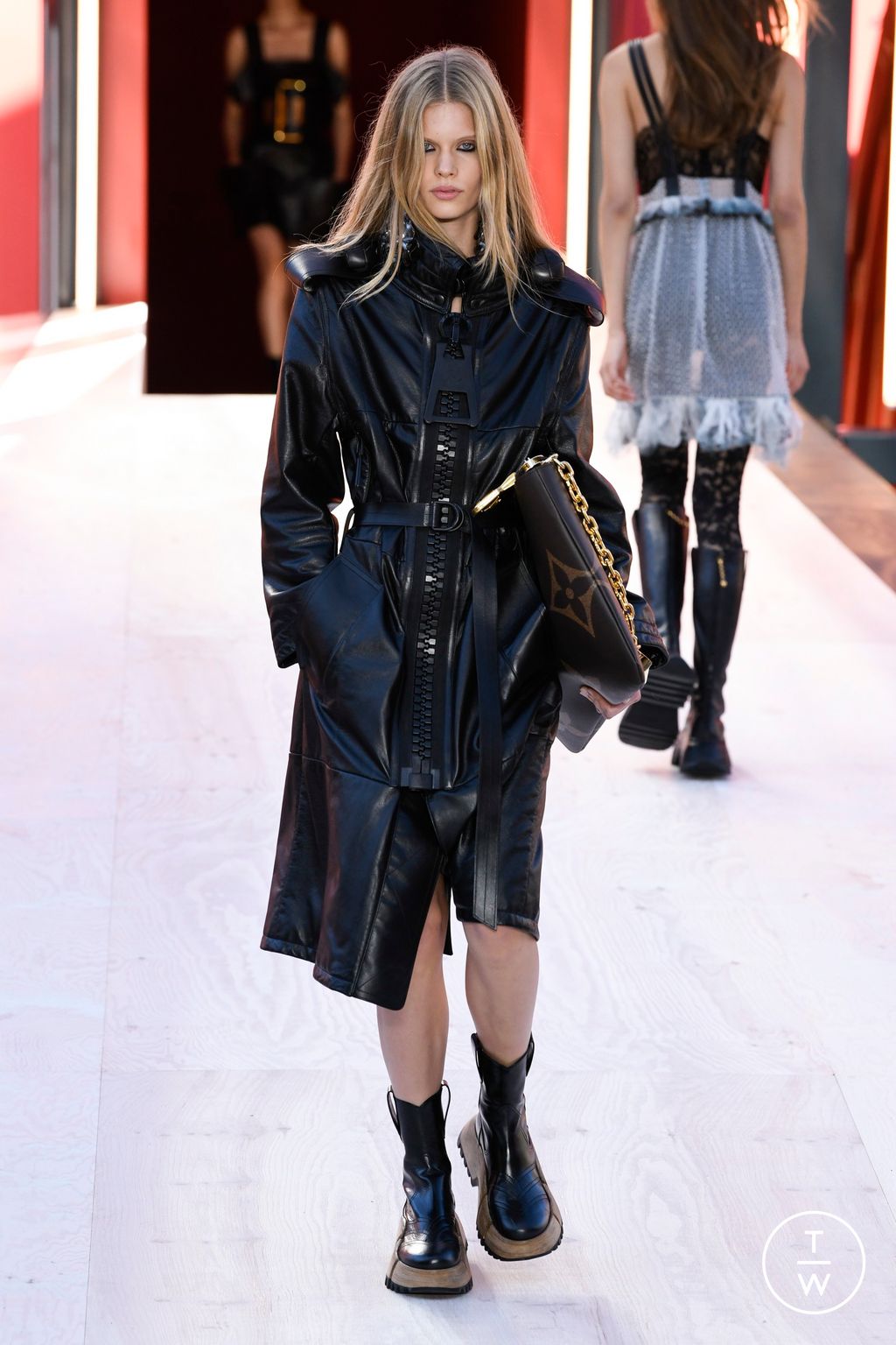 Fashion Week Paris Spring/Summer 2023 look 30 from the Louis Vuitton collection womenswear
