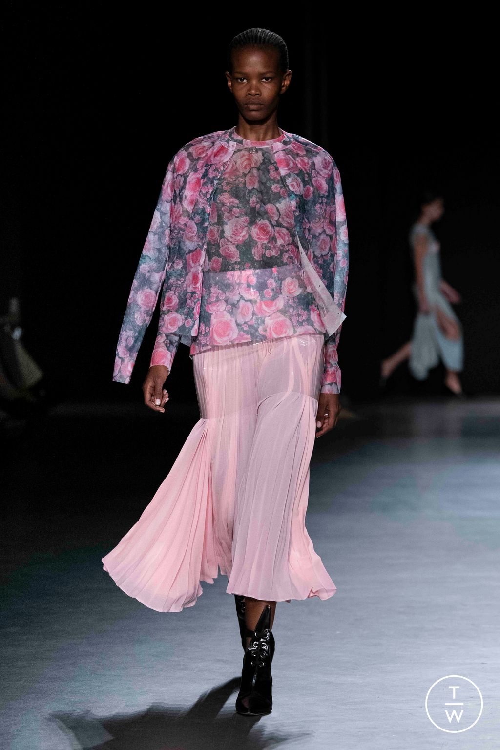 Fashion Week London Spring/Summer 2023 look 17 de la collection Christopher Kane womenswear