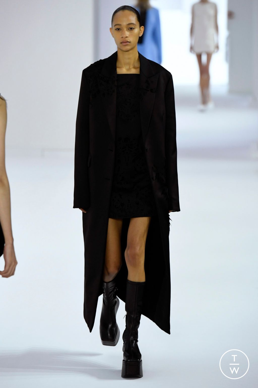 Fashion Week Paris Spring/Summer 2023 look 36 from the Shang Xia collection 女装