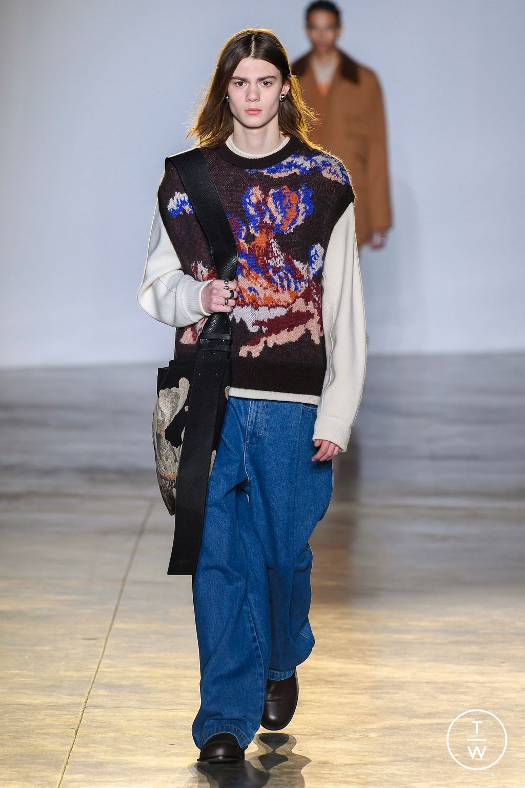 Fashion Week Paris Fall/Winter 2023 look 22 from the Wooyoungmi collection menswear