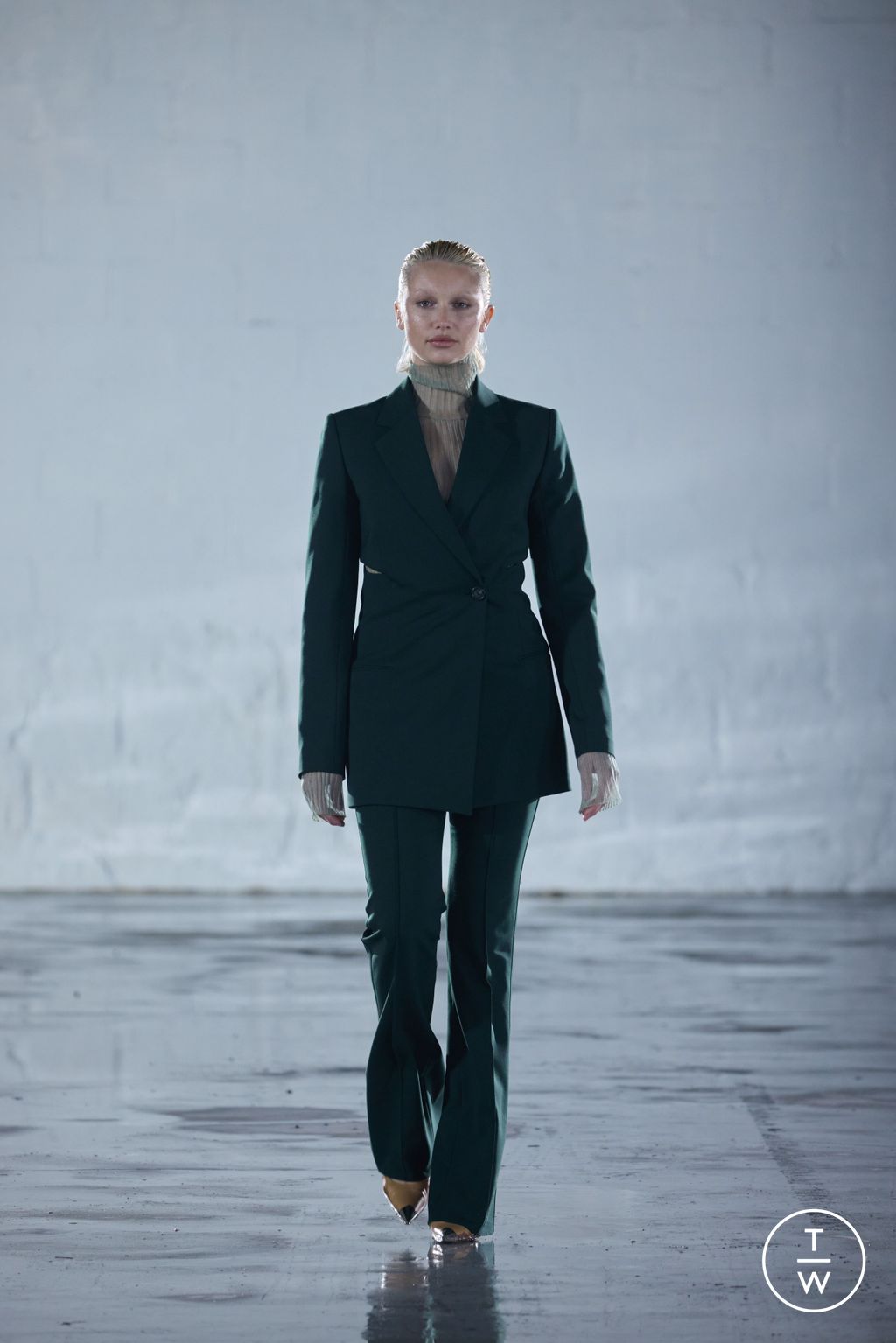 Fashion Week New York Fall/Winter 2023 look 26 de la collection Helmut Lang womenswear