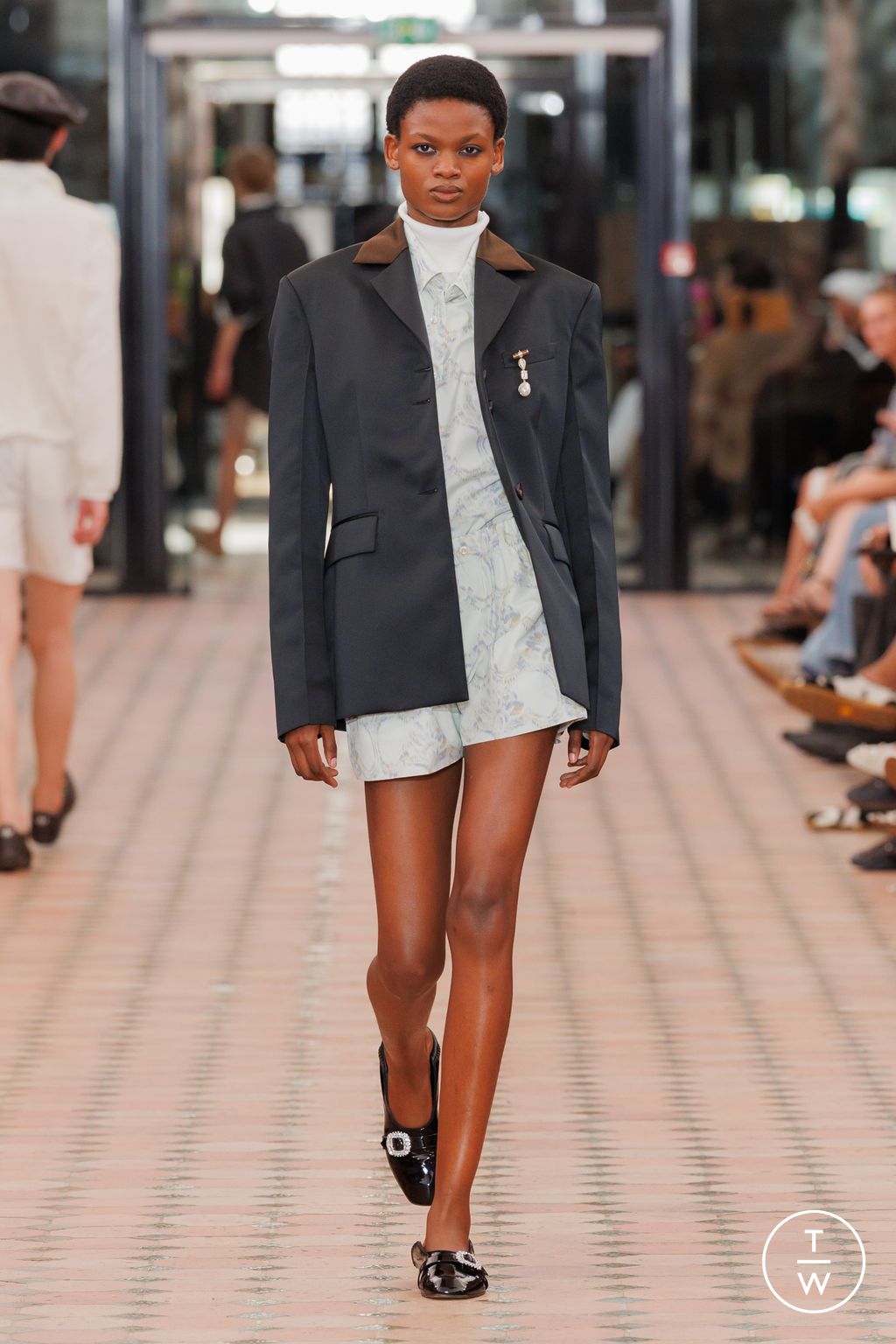 Fashion Week Paris Spring/Summer 2026 look 27 de la collection Wales Bonner menswear