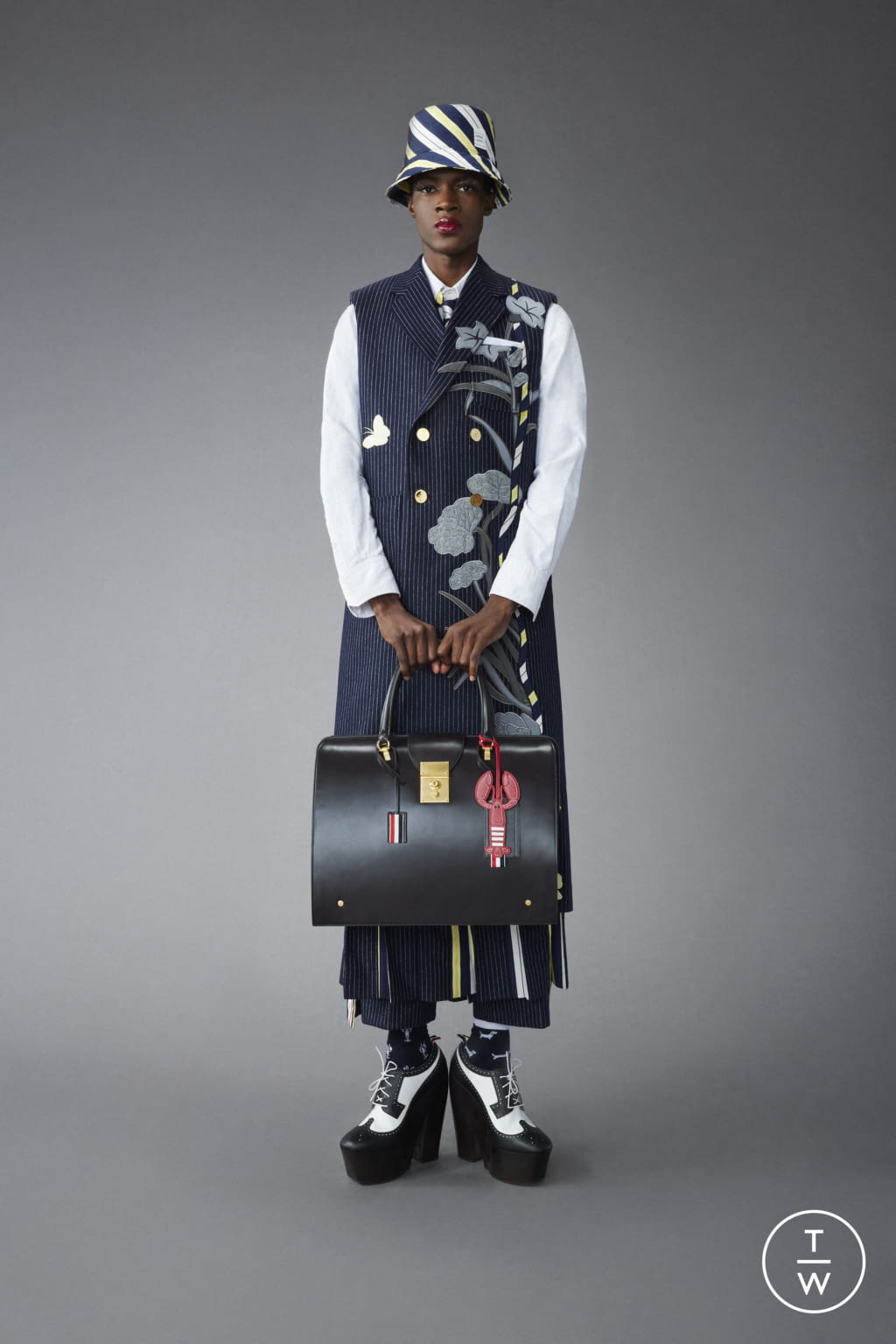 Fashion Week Paris Pre-Fall 2022 look 31 from the Thom Browne collection menswear