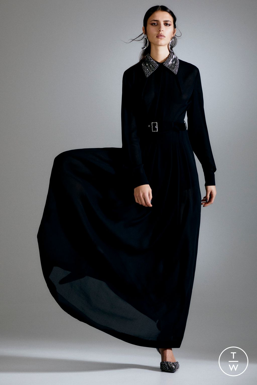 Fashion Week Milan Pre-Fall 2024 look 28 from the Alberta Ferretti collection 女装