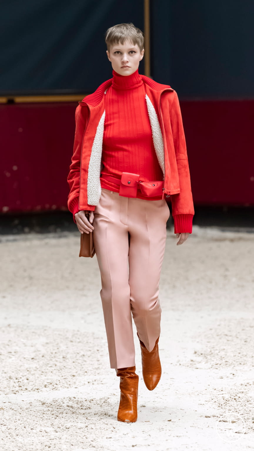 Fashion Week Paris Fall/Winter 2021 look 28 from the Longchamp collection 女装