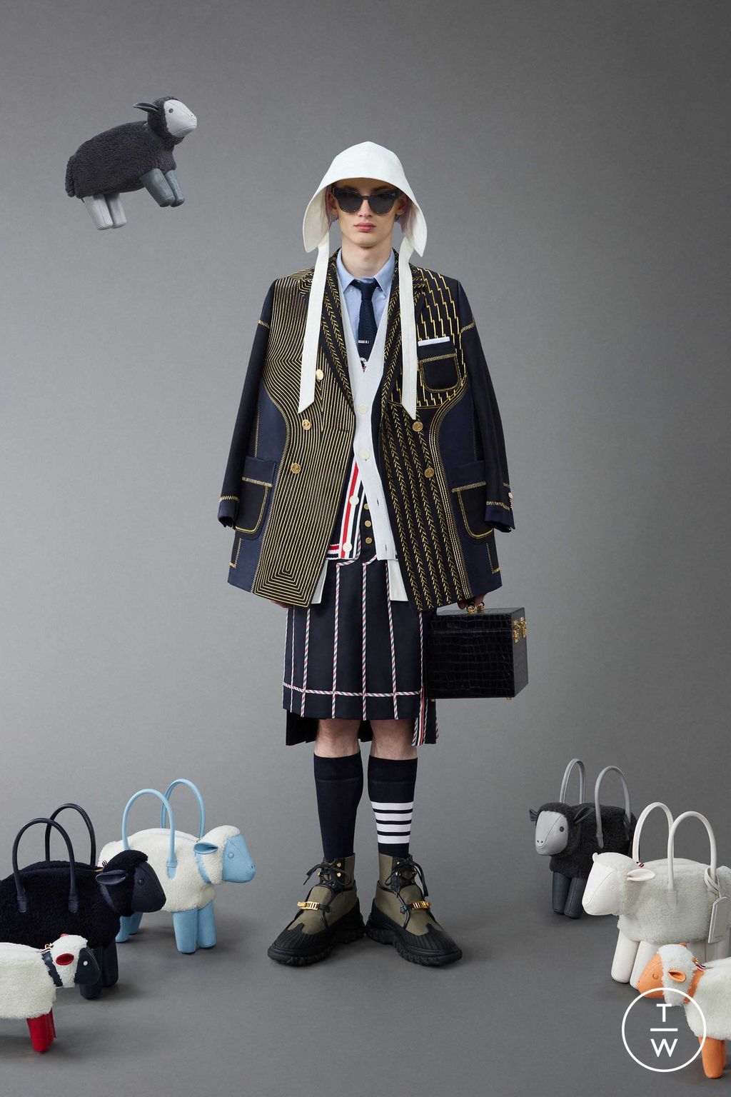 Fashion Week New York Resort 2024 look 28 from the Thom Browne collection menswear