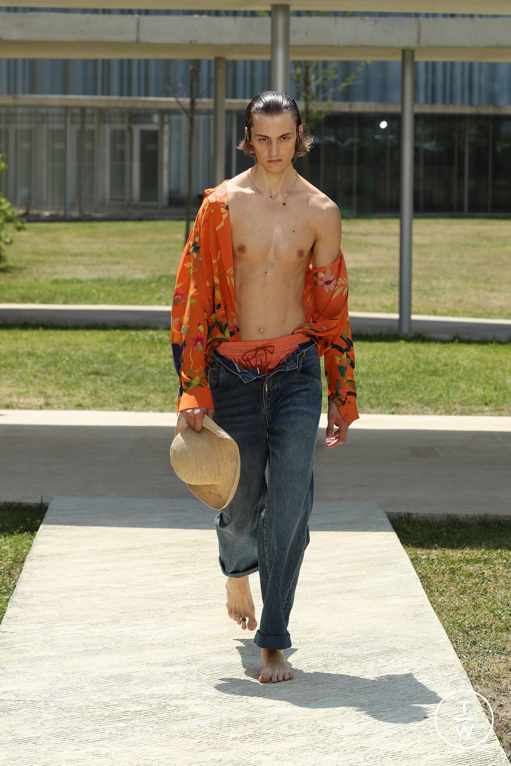 Fashion Week Milan Spring/Summer 2023 look 28 from the Etro collection 男装