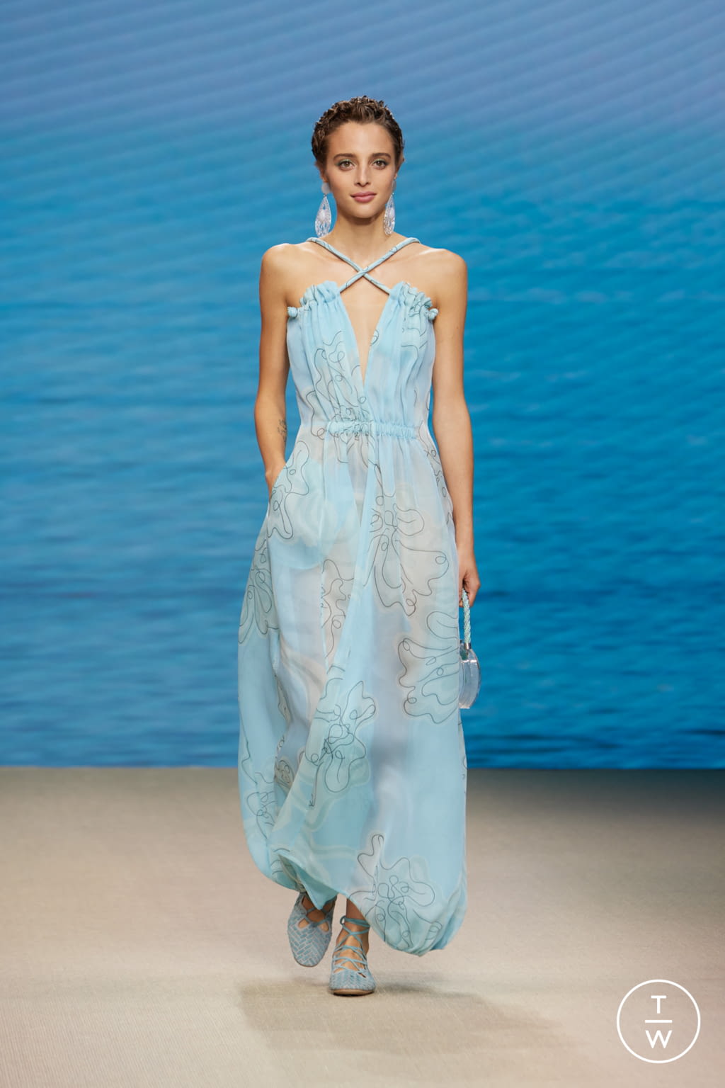 Fashion Week Milan Spring/Summer 2022 look 28 from the Giorgio Armani collection 女装