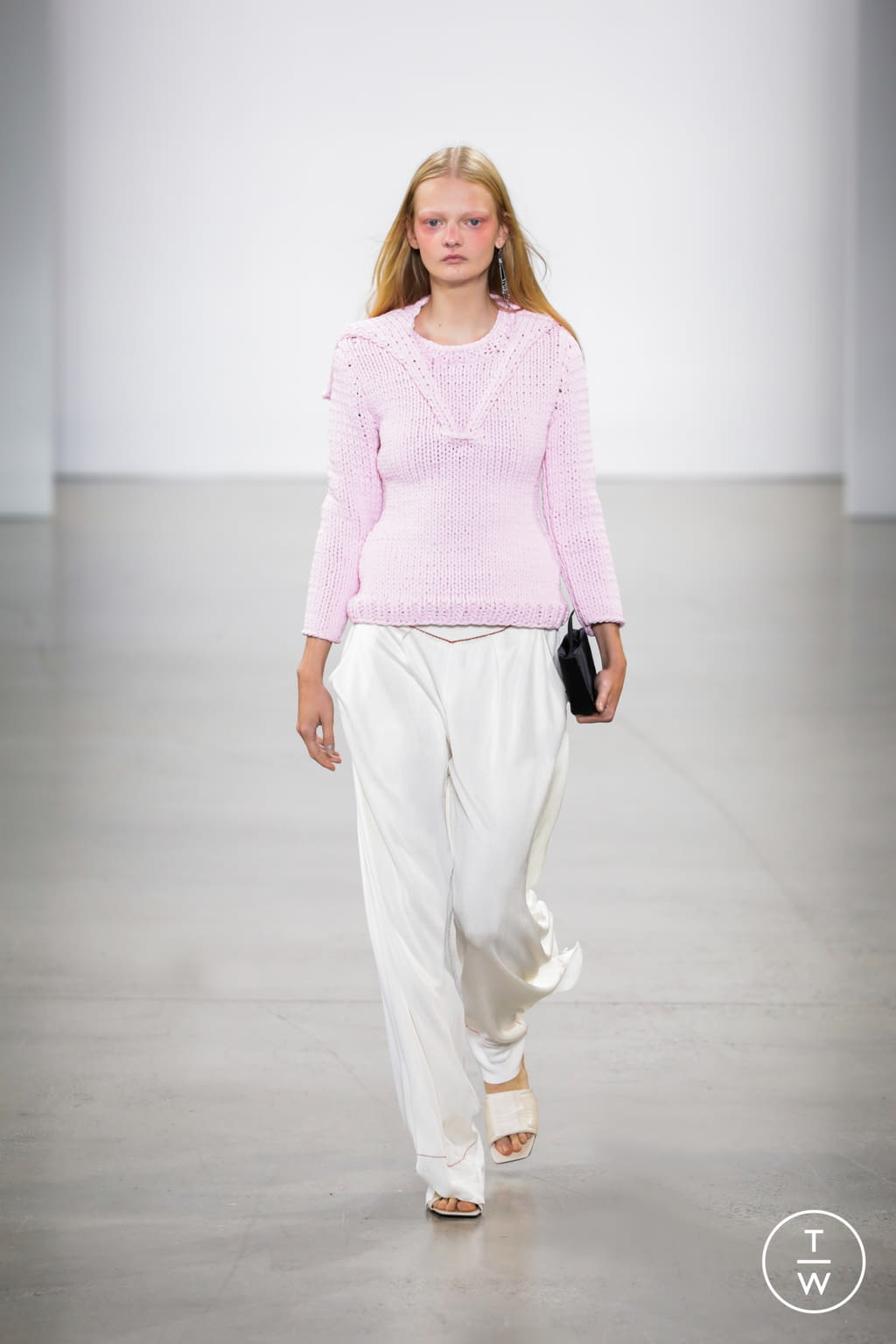 Fashion Week New York Spring/Summer 2022 look 28 from the Bevza collection womenswear